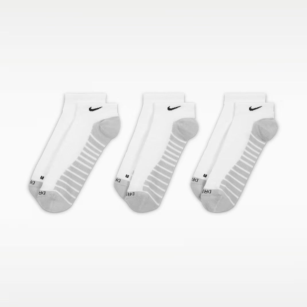 Nike Everyday Max Cushioned Training No-Show Socks (3 Pairs)