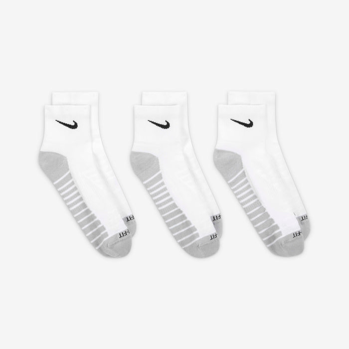 Nike Everyday Max Cushioned Training Ankle Socks (3 Pairs)