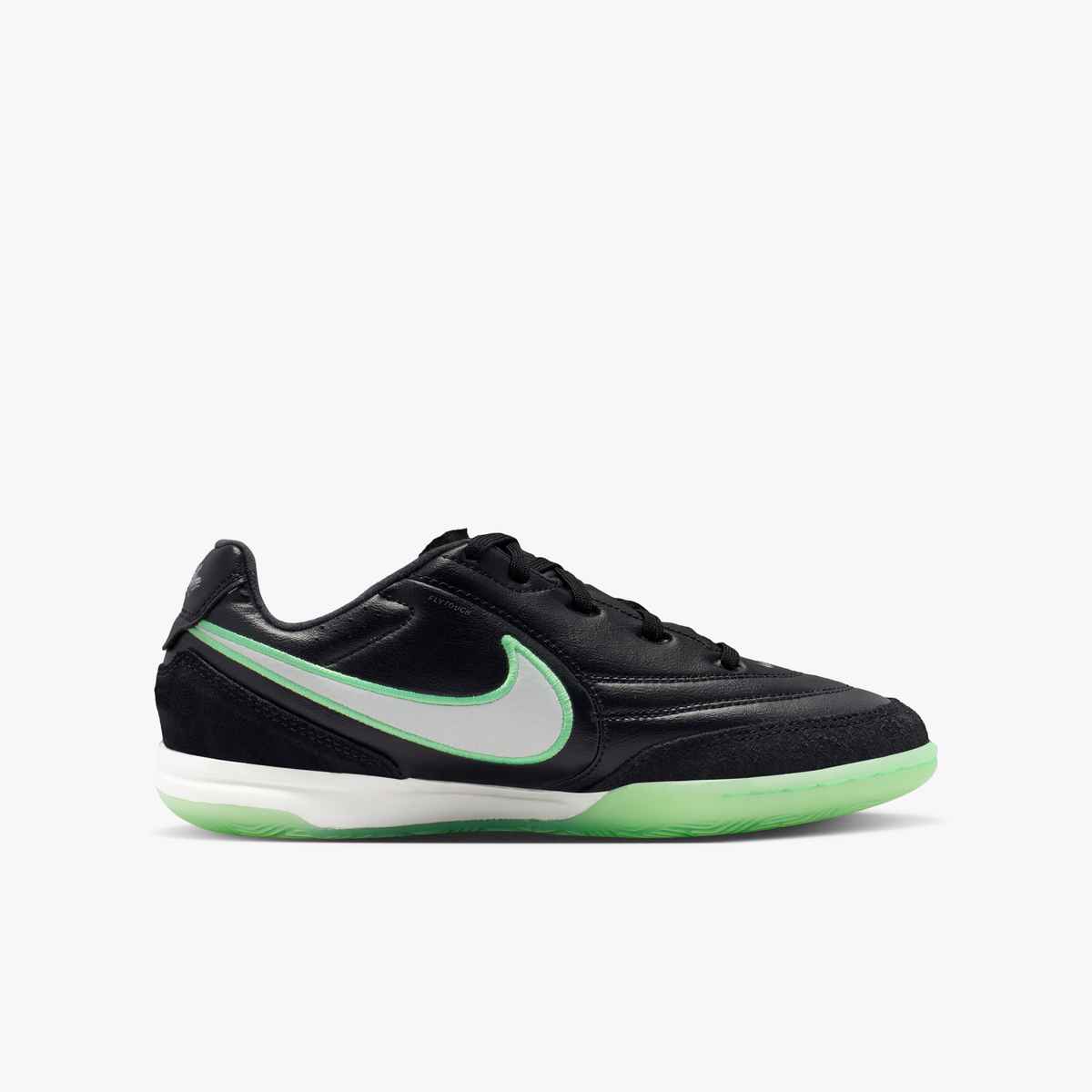 Nike Jr. Tiempo Streetgato Older Kids' Indoor Court Low-Top Soccer Shoes