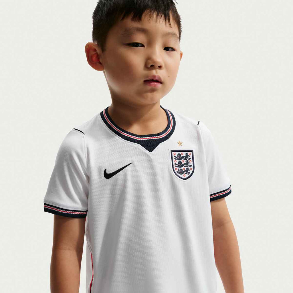 Nike England 2026 Stadium Home Younger Kids' Nike Football Replica 3-Piece Kit