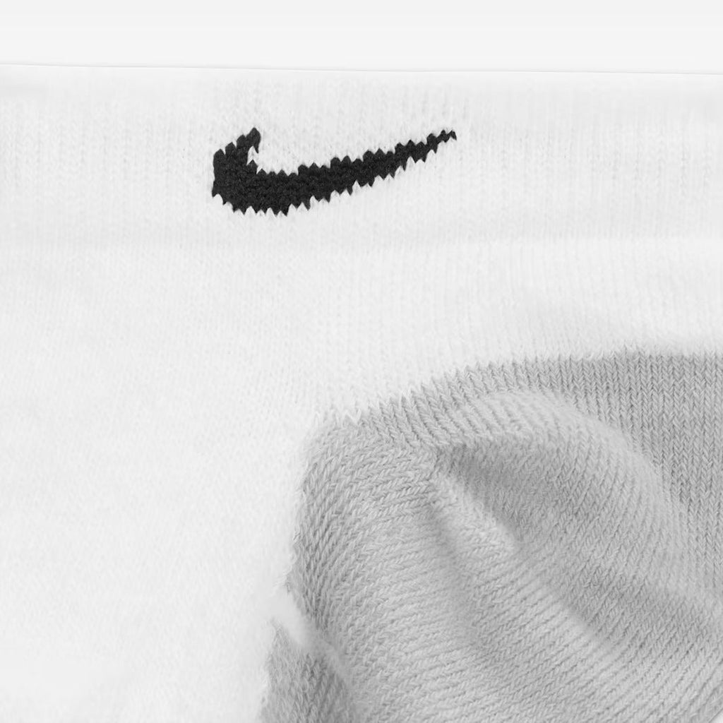 Nike Everyday Max Cushioned Training No-Show Socks (3 Pairs)