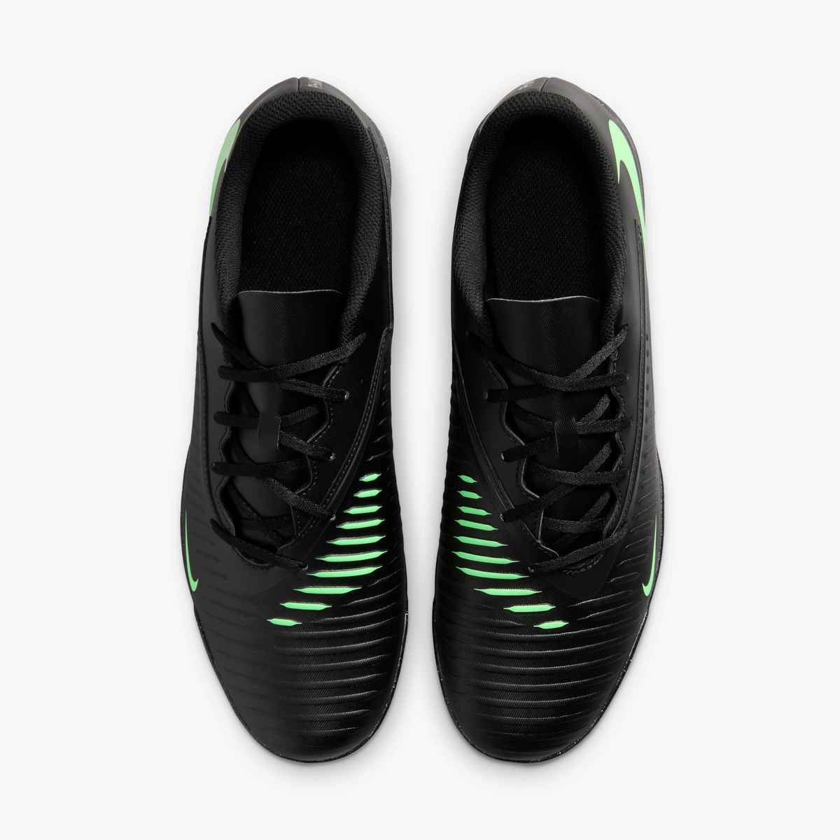 Nike Phantom 6 Low Club Turf Soccer Shoes