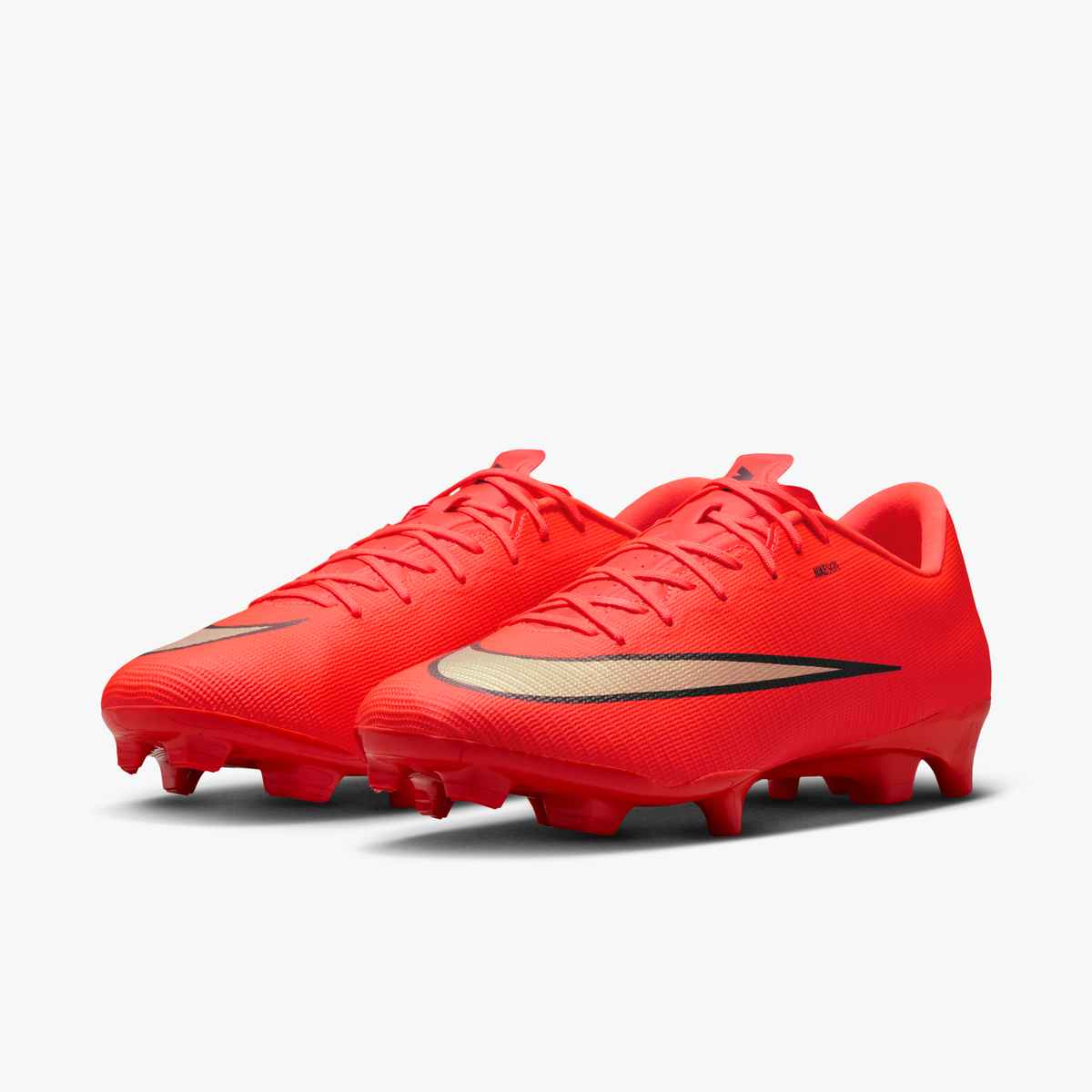 Nike Mercurial Vapor 17 Academy Multi-Ground Low-Top Soccer Cleats