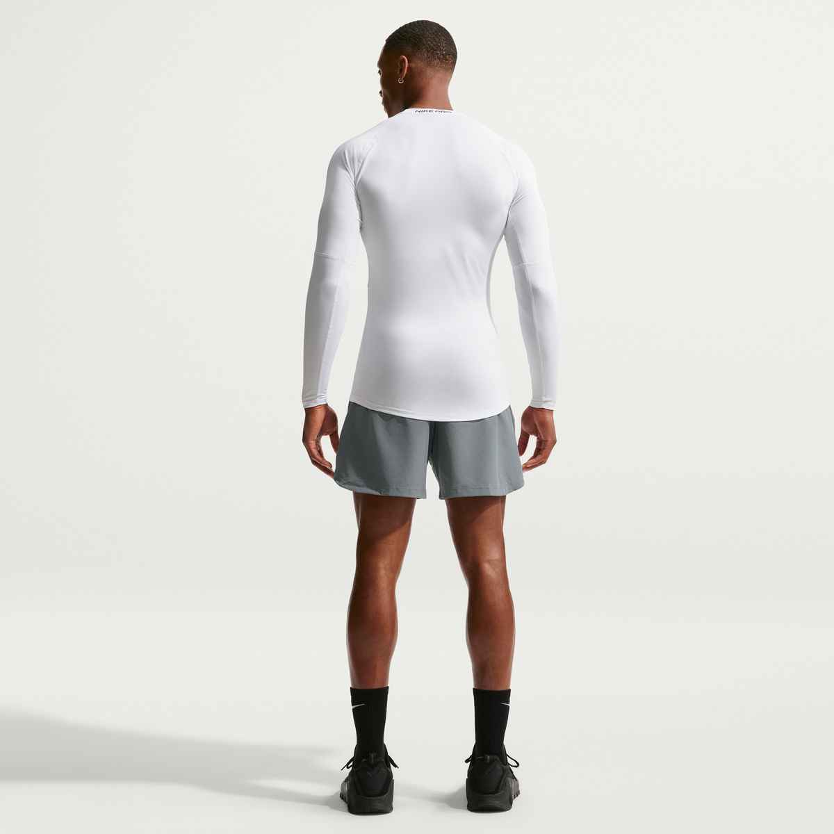 Nike Pro Men's Dri-FIT Tight Long-Sleeve Fitness Top