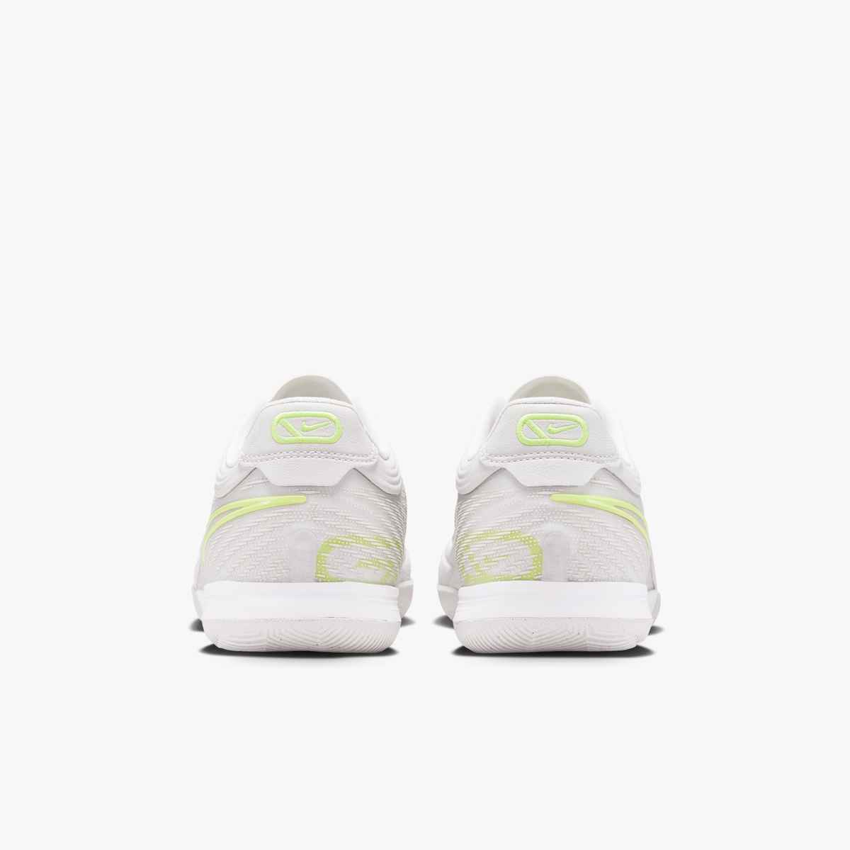 Nike Tiempo Reactgato Indoor/Court Low-Top Soccer Shoes