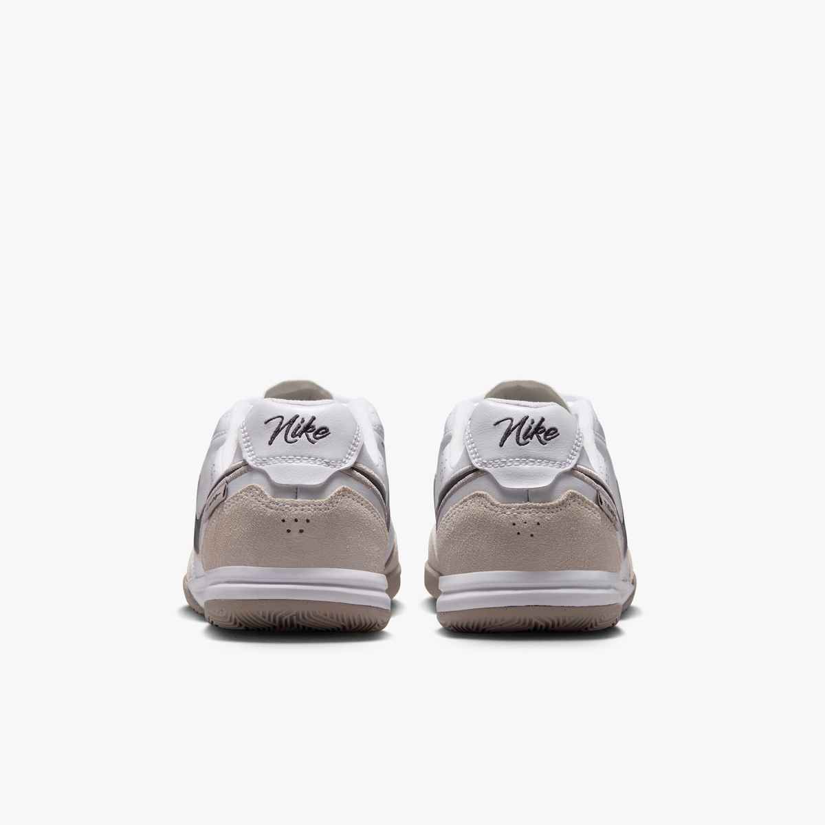 Nike Jr. Tiempo Streetgato Older Kids' Indoor Court Low-Top Soccer Shoes