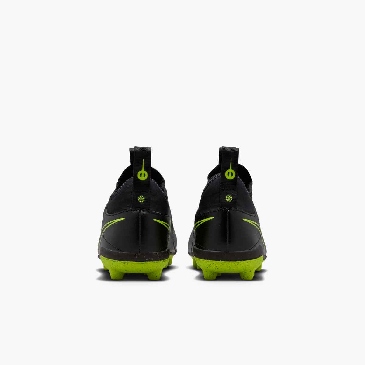 Nike Jr. Tiempo Maestro Club Little Kids' Multi-Ground Low-Top Soccer Cleats
