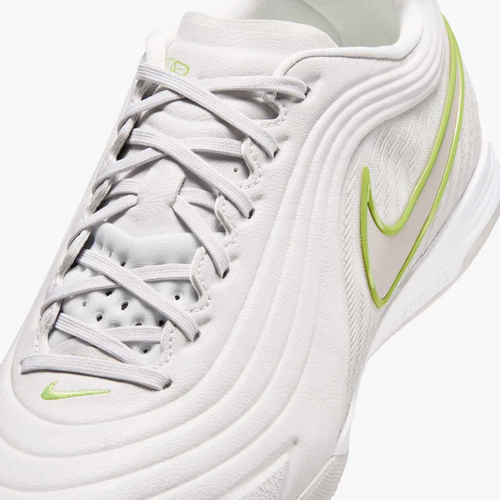 Nike Tiempo Reactgato Indoor/Court Low-Top Soccer Shoes