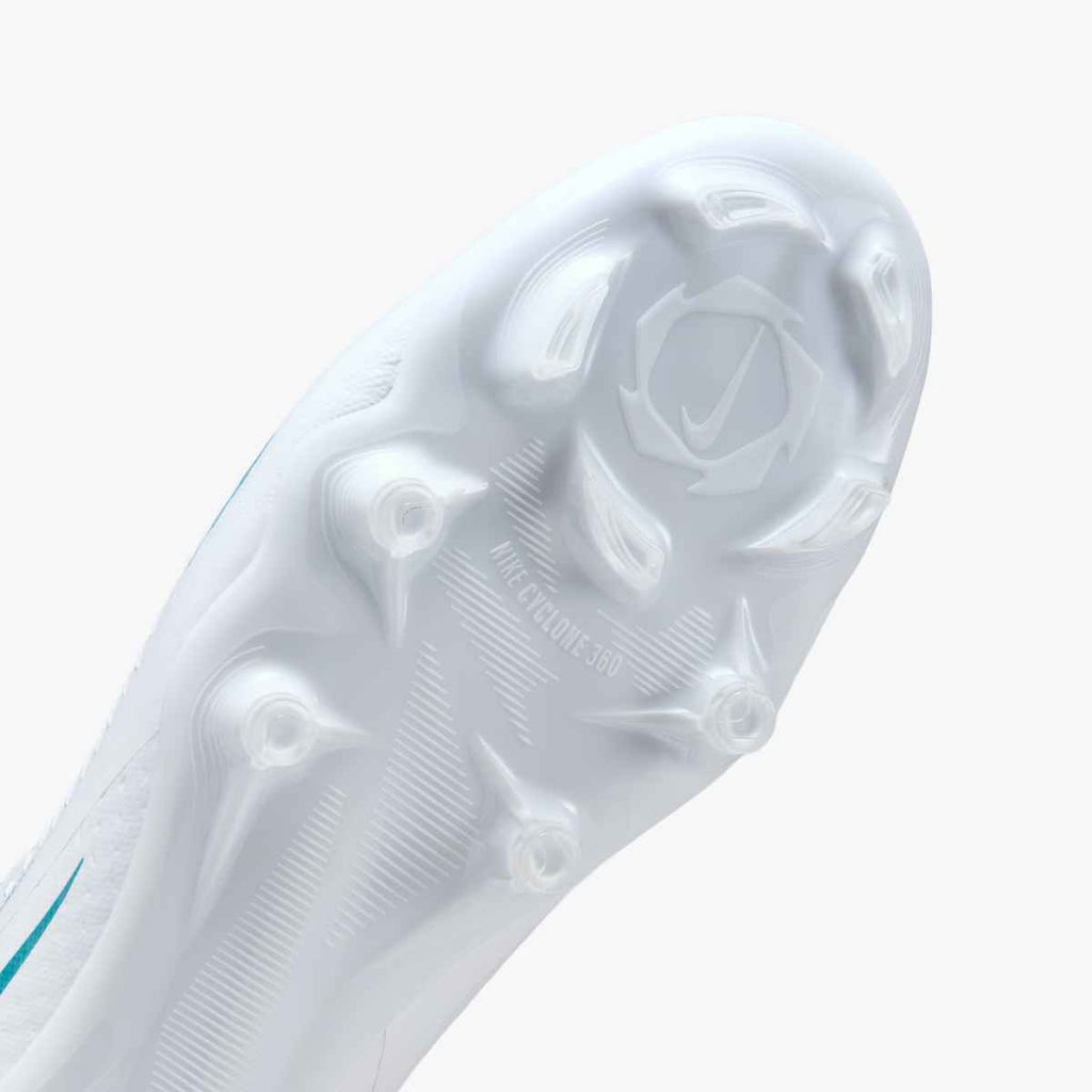 Nike Phantom 6 Low Academy Multi-Ground Soccer Cleats