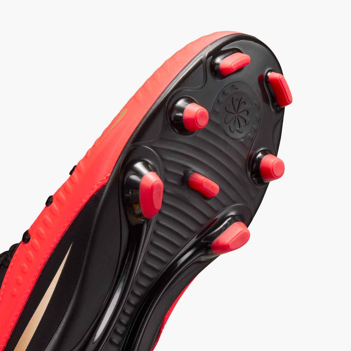 Nike Jr. Phantom 6 High Club Older Kids' Multi-Ground Soccer Cleats