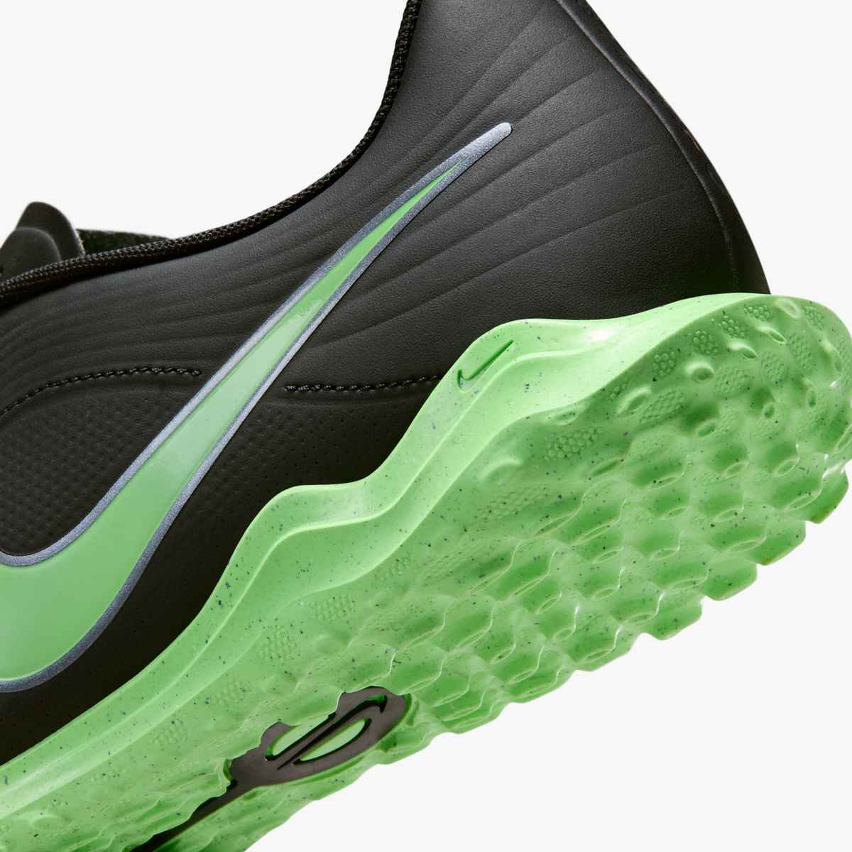 Nike Tiempo Maestro Club Turf Low-Top Soccer Shoes