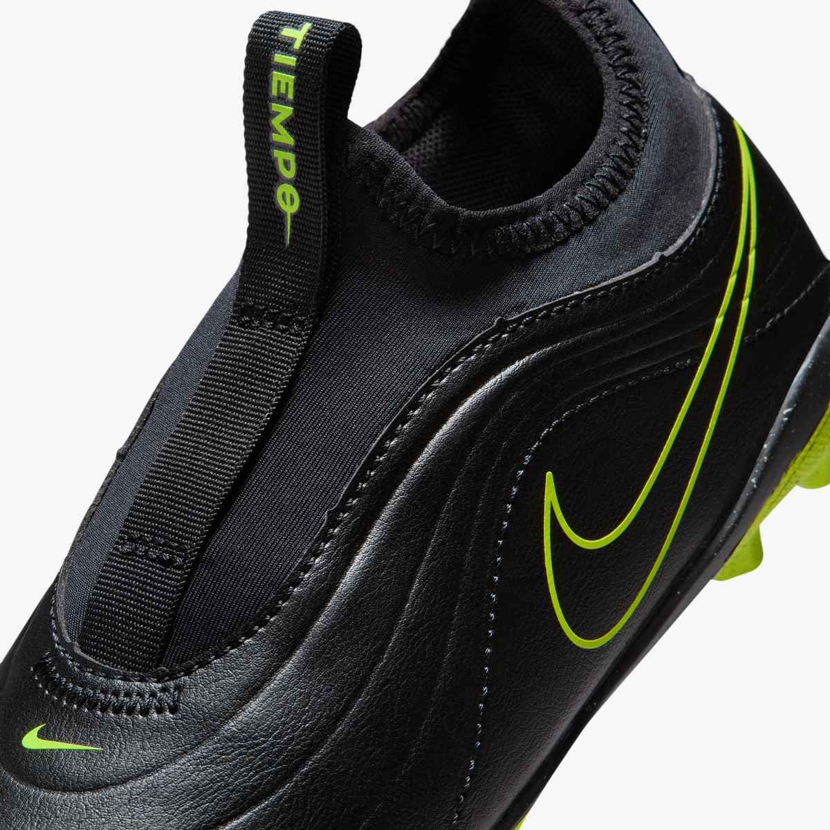Nike Jr. Tiempo Maestro Club Little Kids' Multi-Ground Low-Top Soccer Cleats