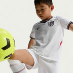 Nike England 2026 Stadium Home Younger Kids' Nike Football Replica 3-Piece Kit