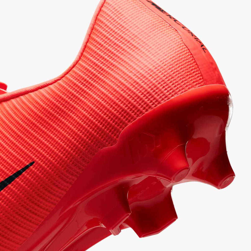 Nike Mercurial Vapor 17 Academy Multi-Ground Low-Top Soccer Cleats