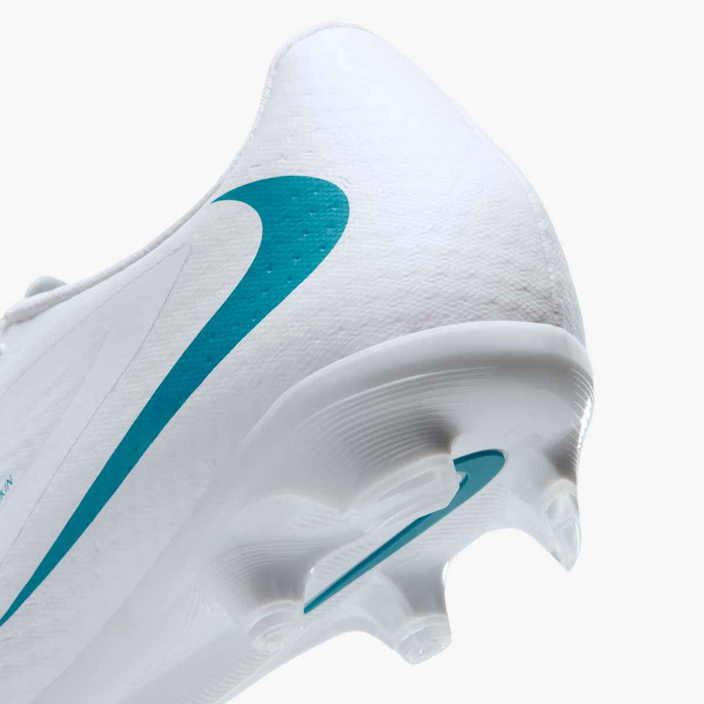 Nike Phantom 6 Low Academy Multi-Ground Soccer Cleats