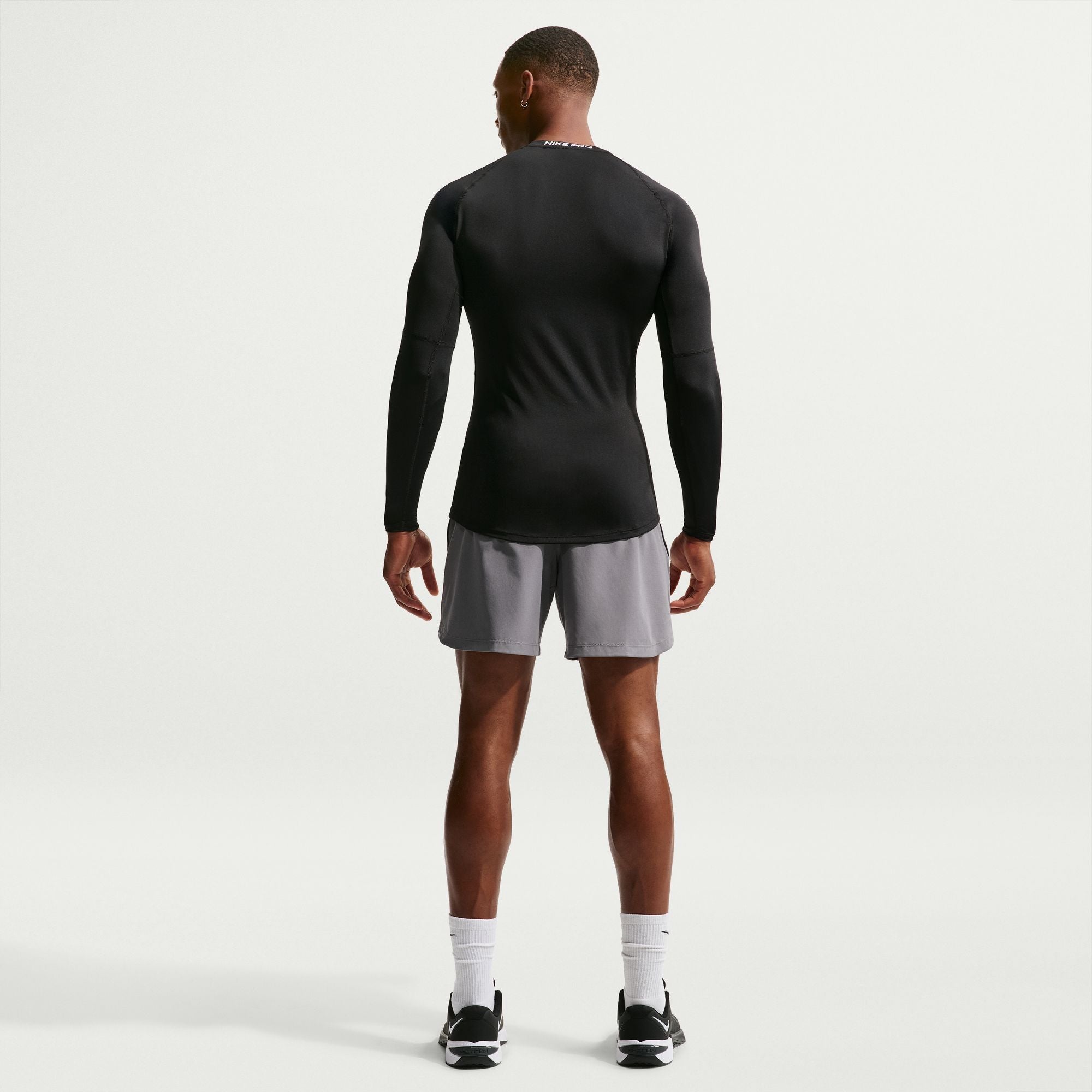 Nike Pro Men's Dri-FIT Tight Long-Sleeve Fitness Top