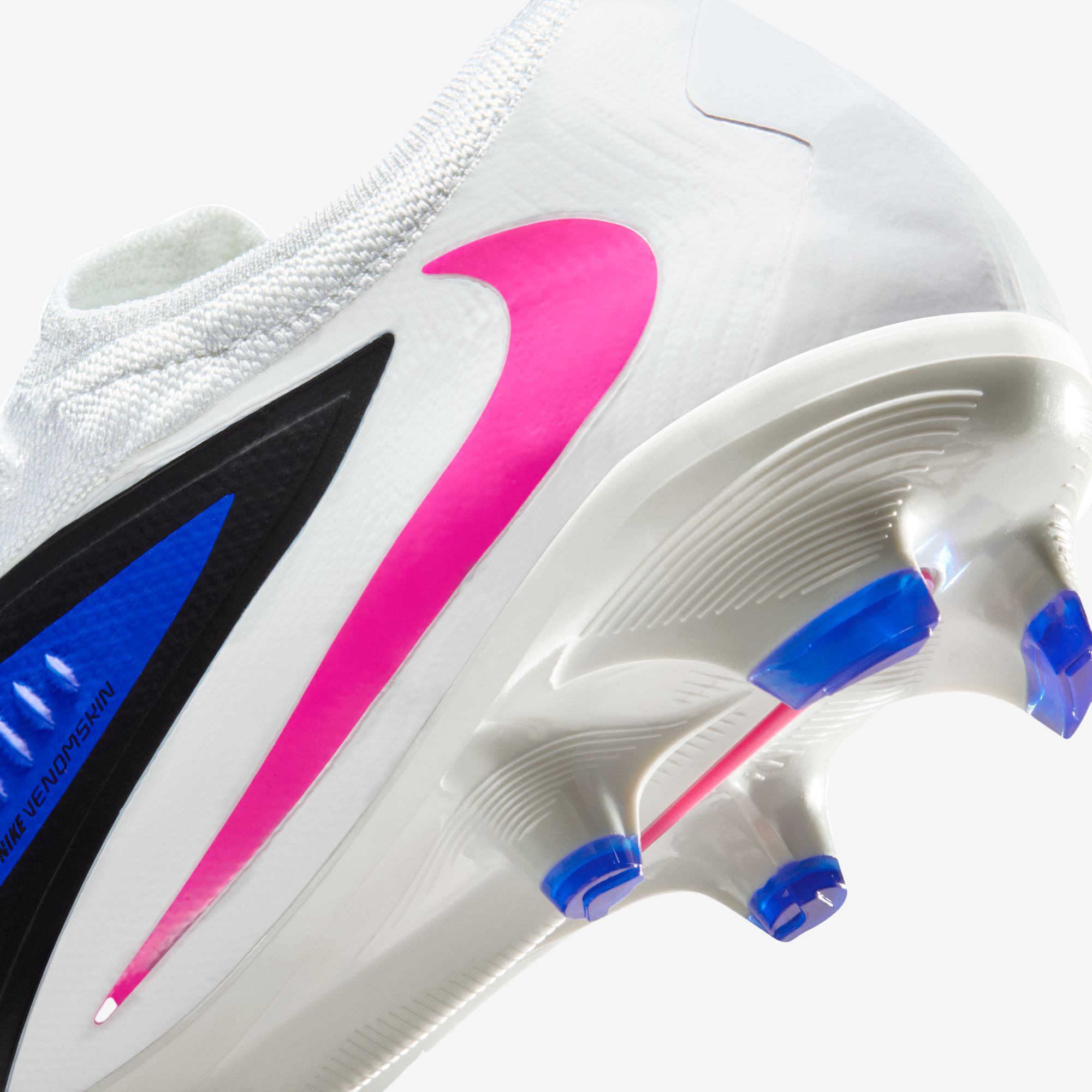 Nike Phantom 6 Low Pro Firm-Ground Soccer Cleats