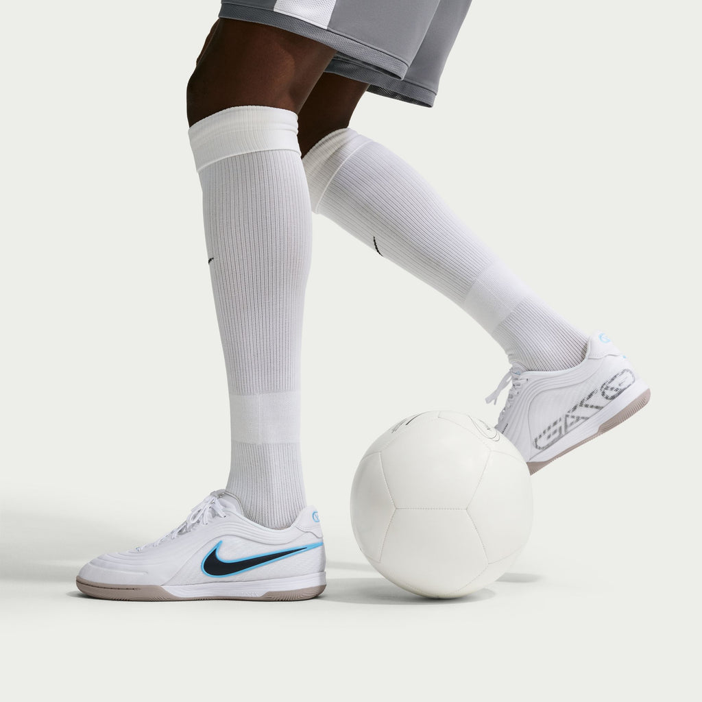 Nike Tiempo Reactgato Indoor/Court Low-Top Soccer Shoes