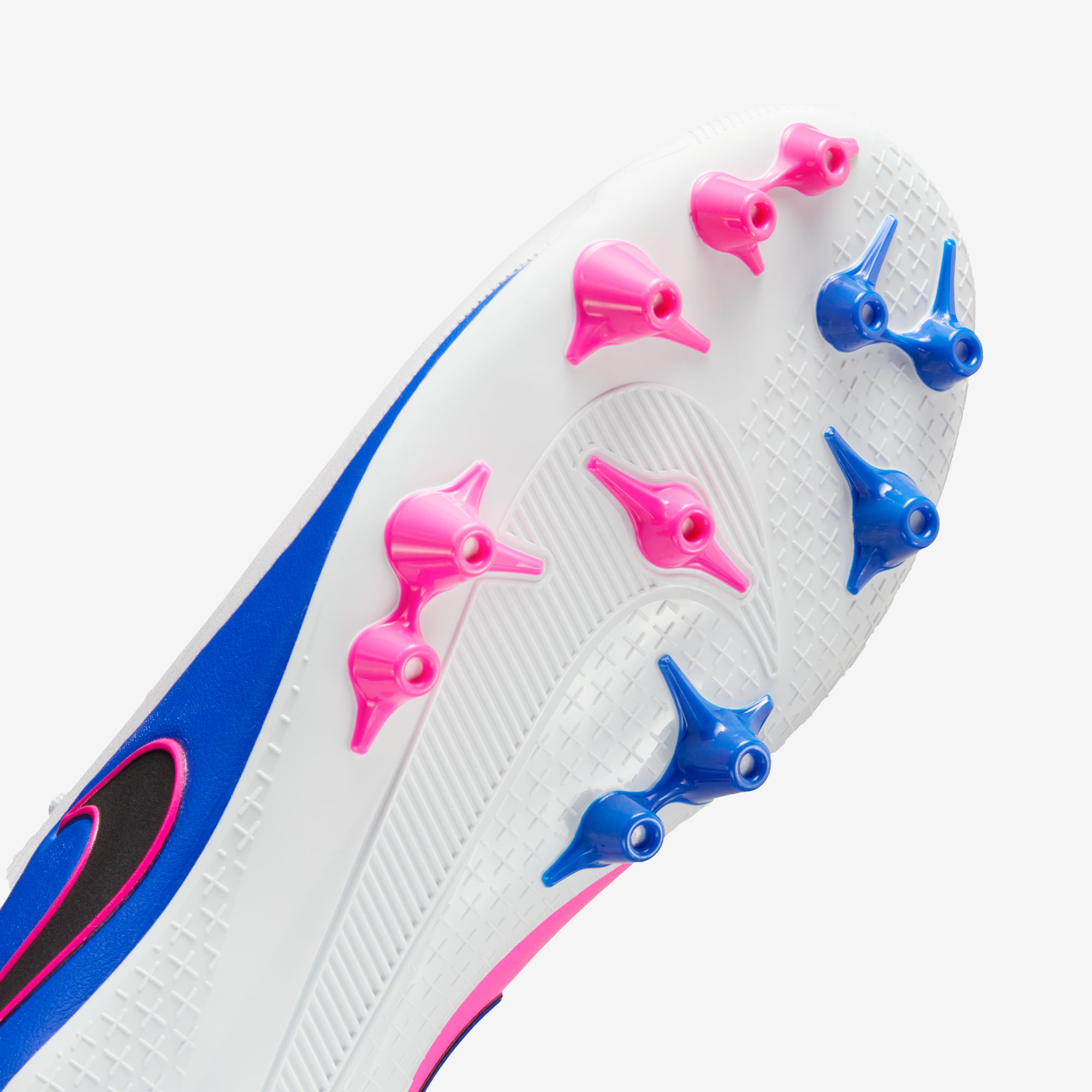 Nike Tiempo Maestro Academy Artificial-Grass Low-Top Soccer Cleats