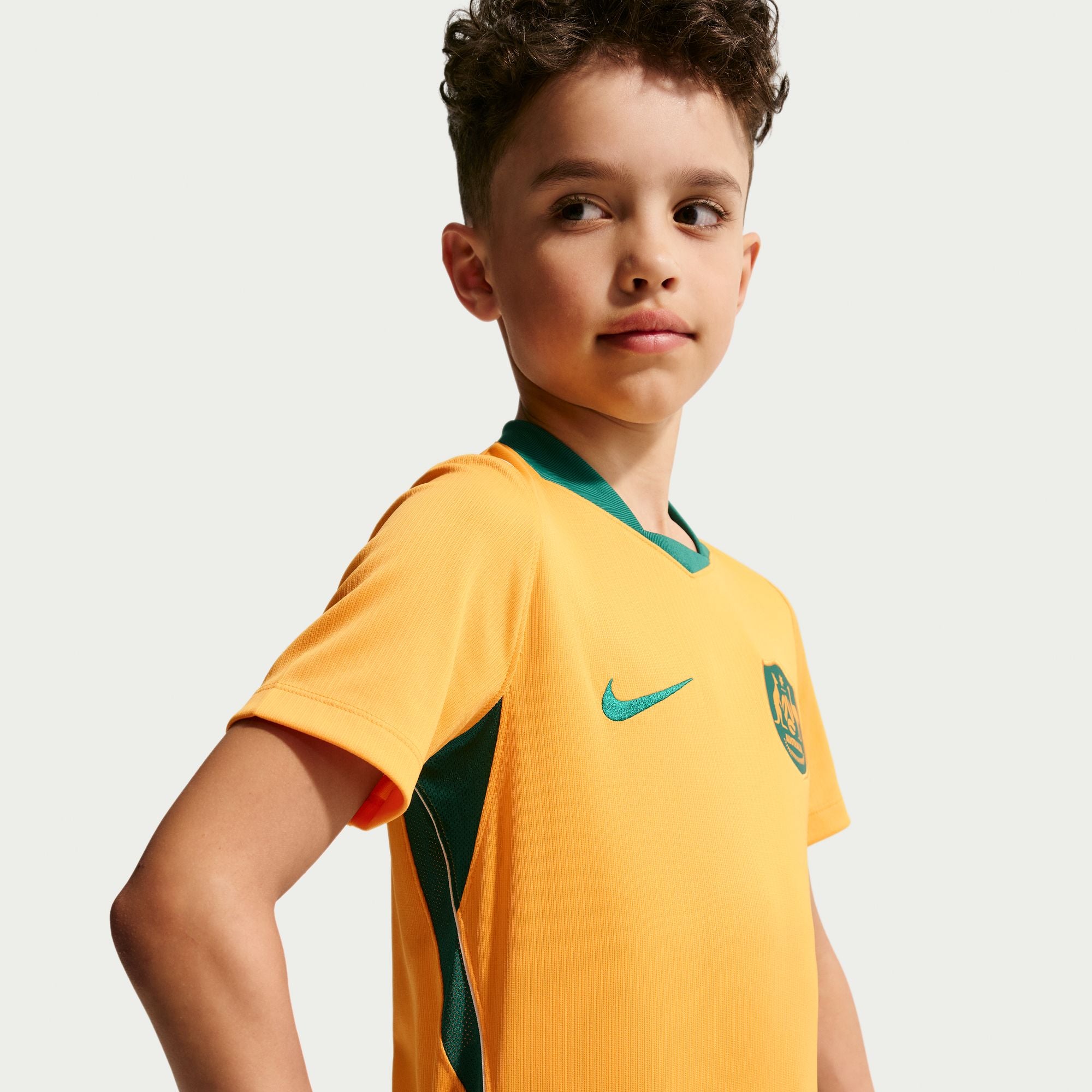 Australia 2026 Stadium Home Older Kids' Nike Dri-FIT Soccer Jersey
