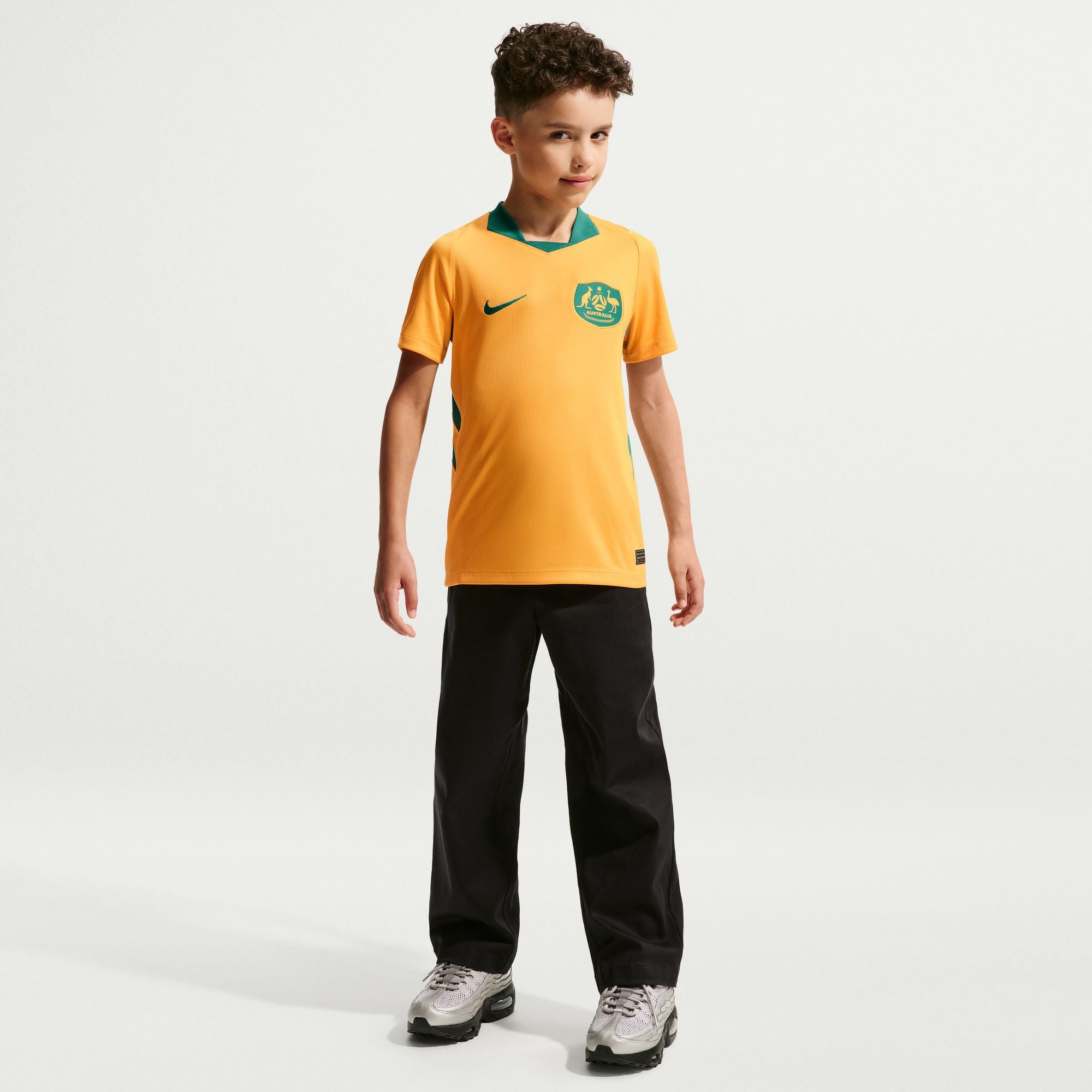 Australia 2026 Stadium Home Older Kids' Nike Dri-FIT Soccer Jersey