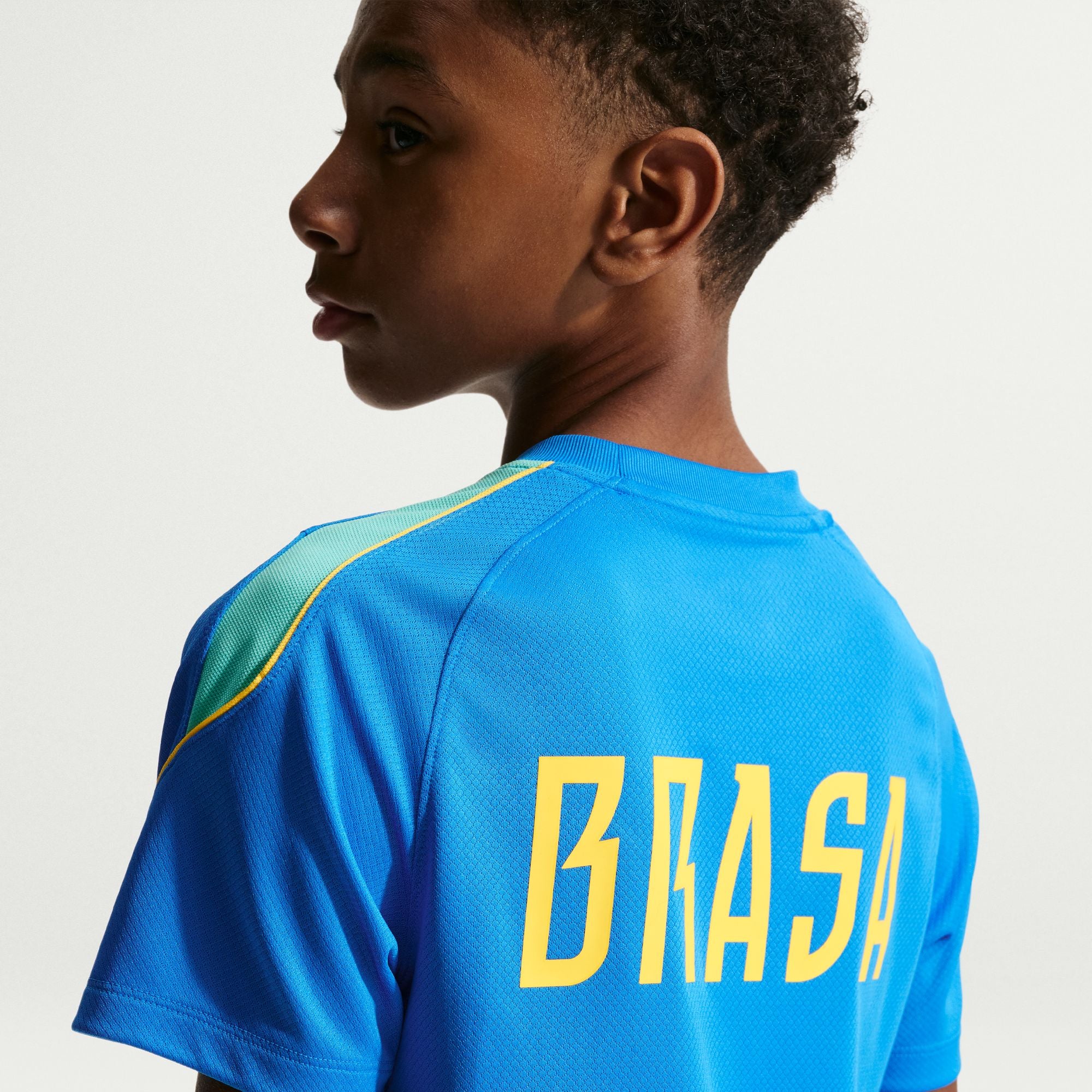 Brazil Strike Big Kids' Nike Soccer Dri-FIT Short-Sleeve Top