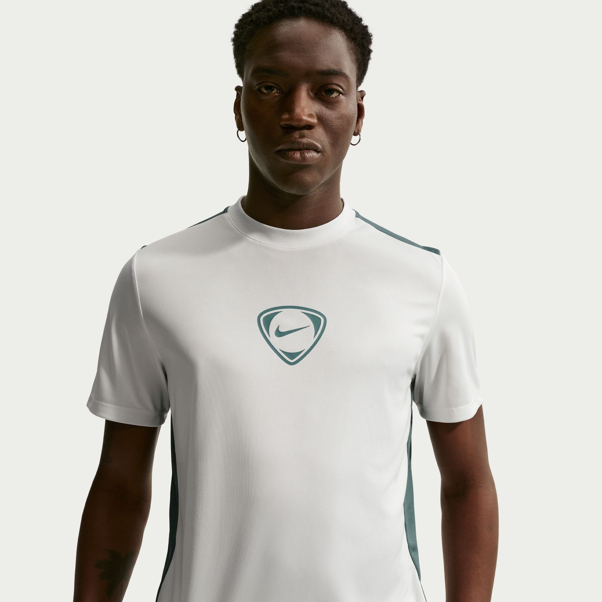 Nike Academy+ Men's Dri-FIT Short-Sleeve Football Shirt