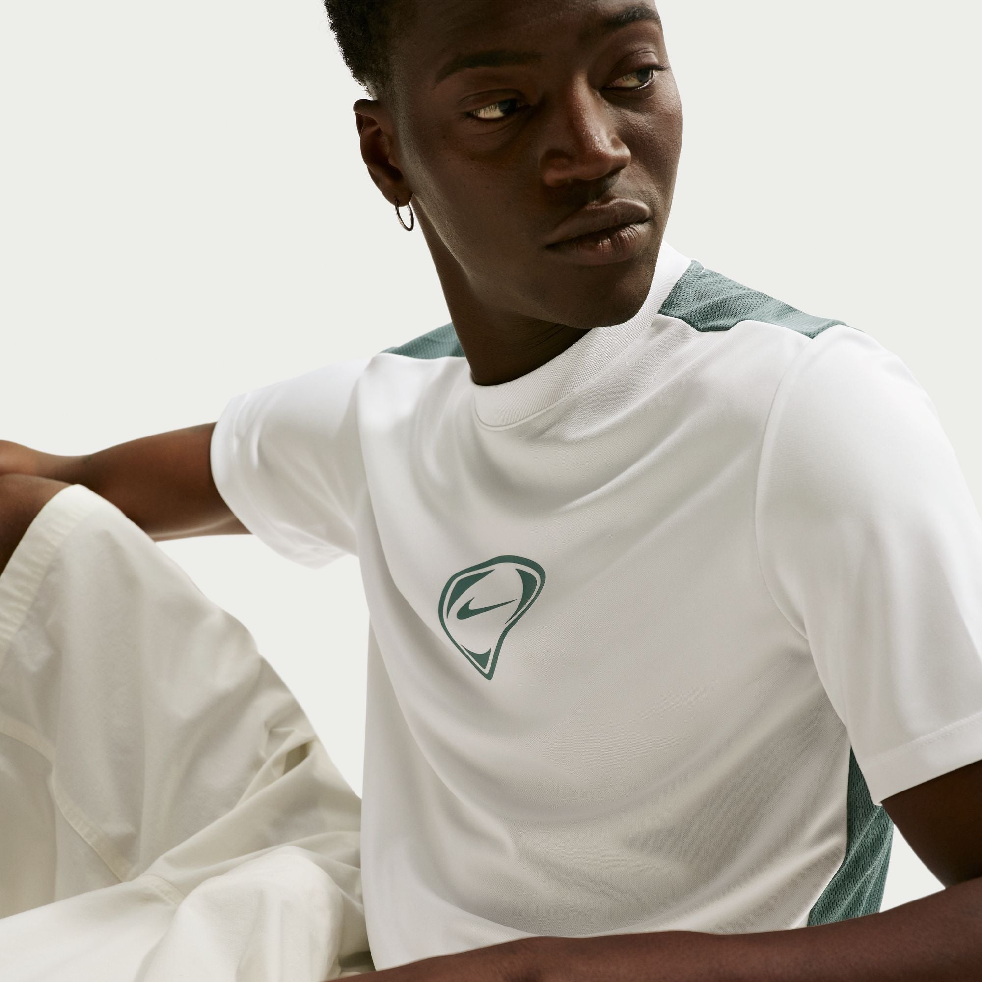 Nike Academy+ Men's Dri-FIT Short-Sleeve Football Shirt