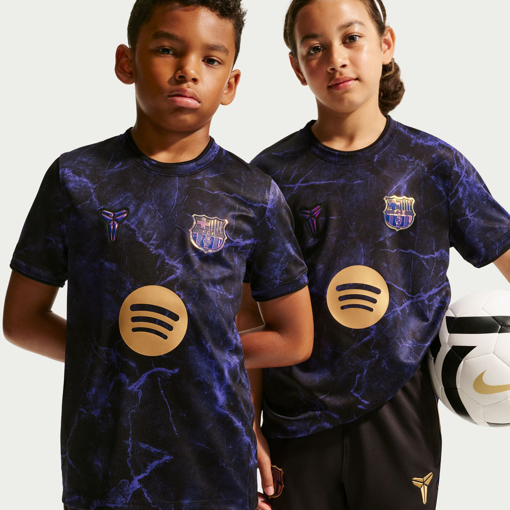 FC Barcelona Away Older Kids' Kobe Dri-FIT Football Pre-Match Top