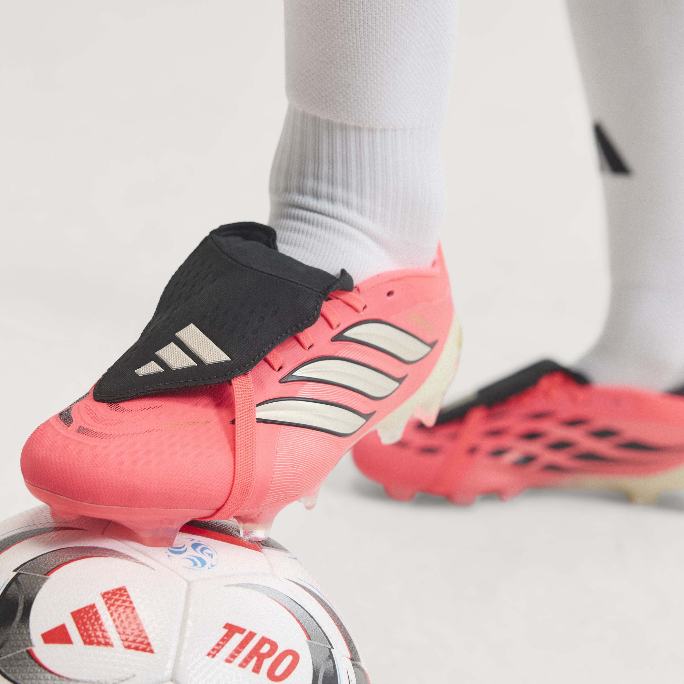 adidas PREDATOR PRO Fold-Over Tongue Firm Ground Football Boots