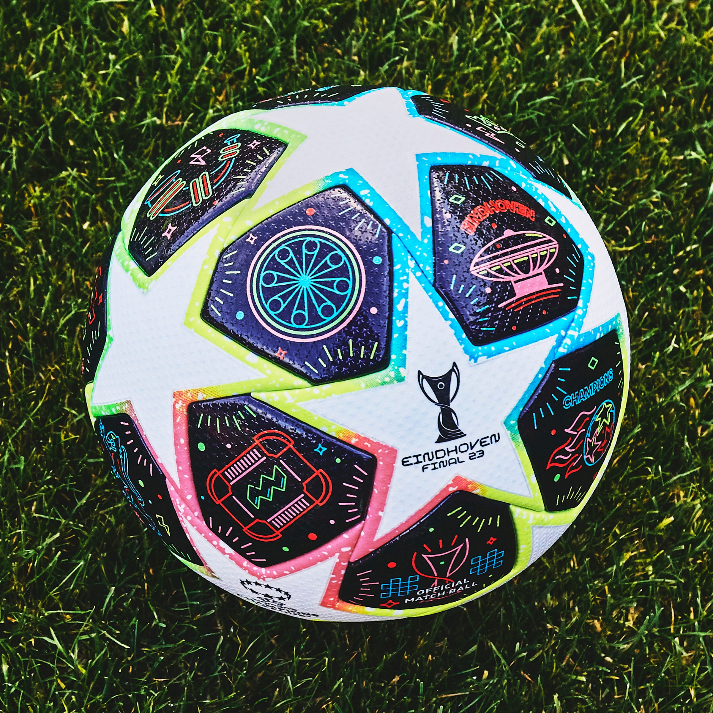adidas UEFA Women's Champions League Eindhoven Pro Ball
