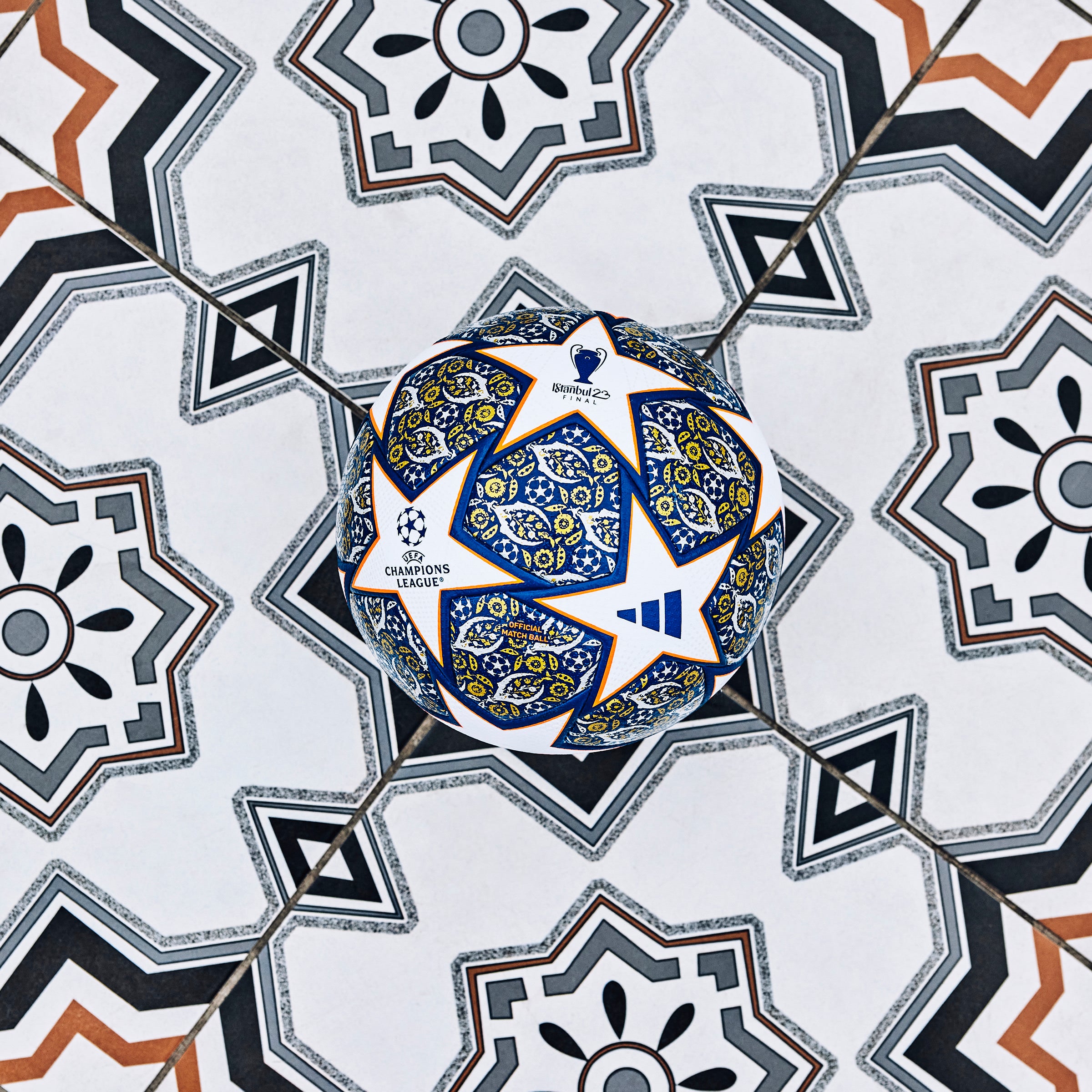 adidas UEFA Champions League 22/23 Istanbul Pro Ball