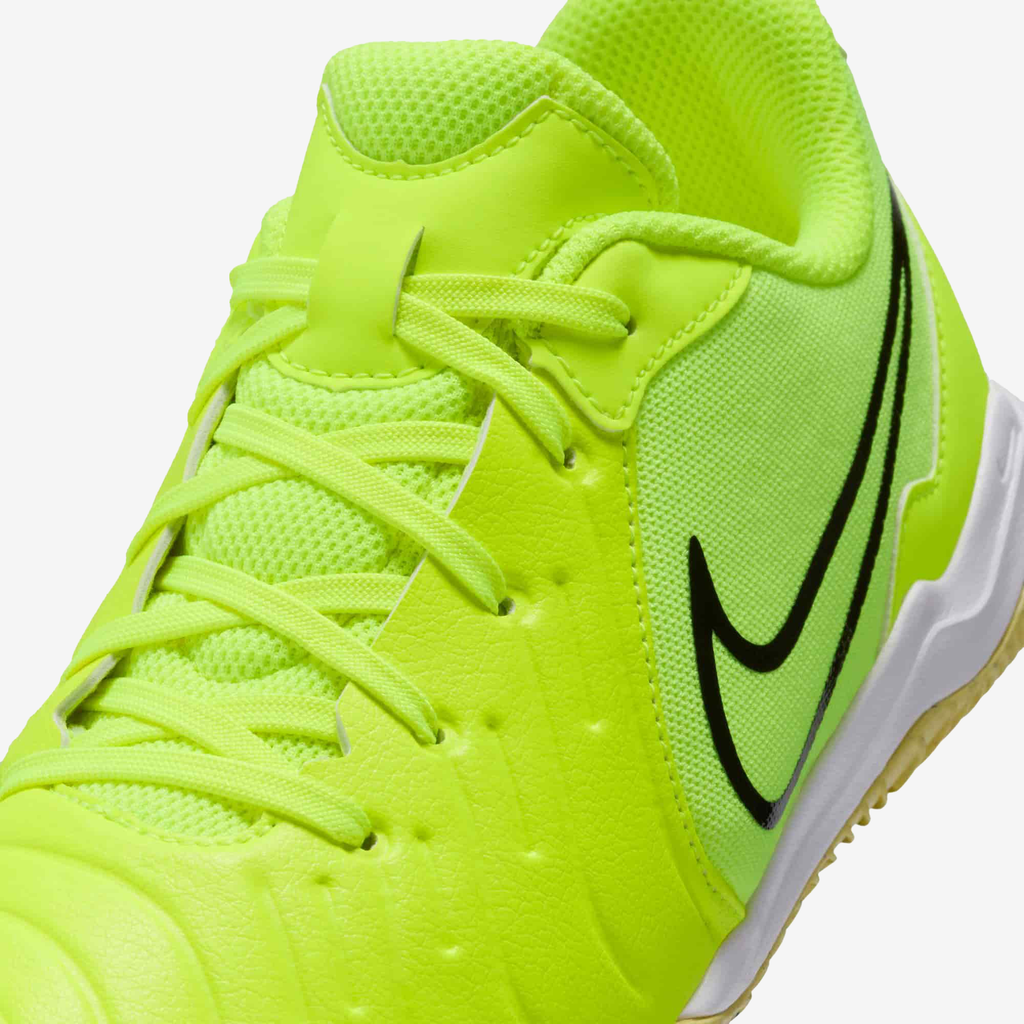 Nike Jr. Tiempo Legend 10 Club Younger/Older Kids' Indoor/Court Low-Top Soccer Shoes