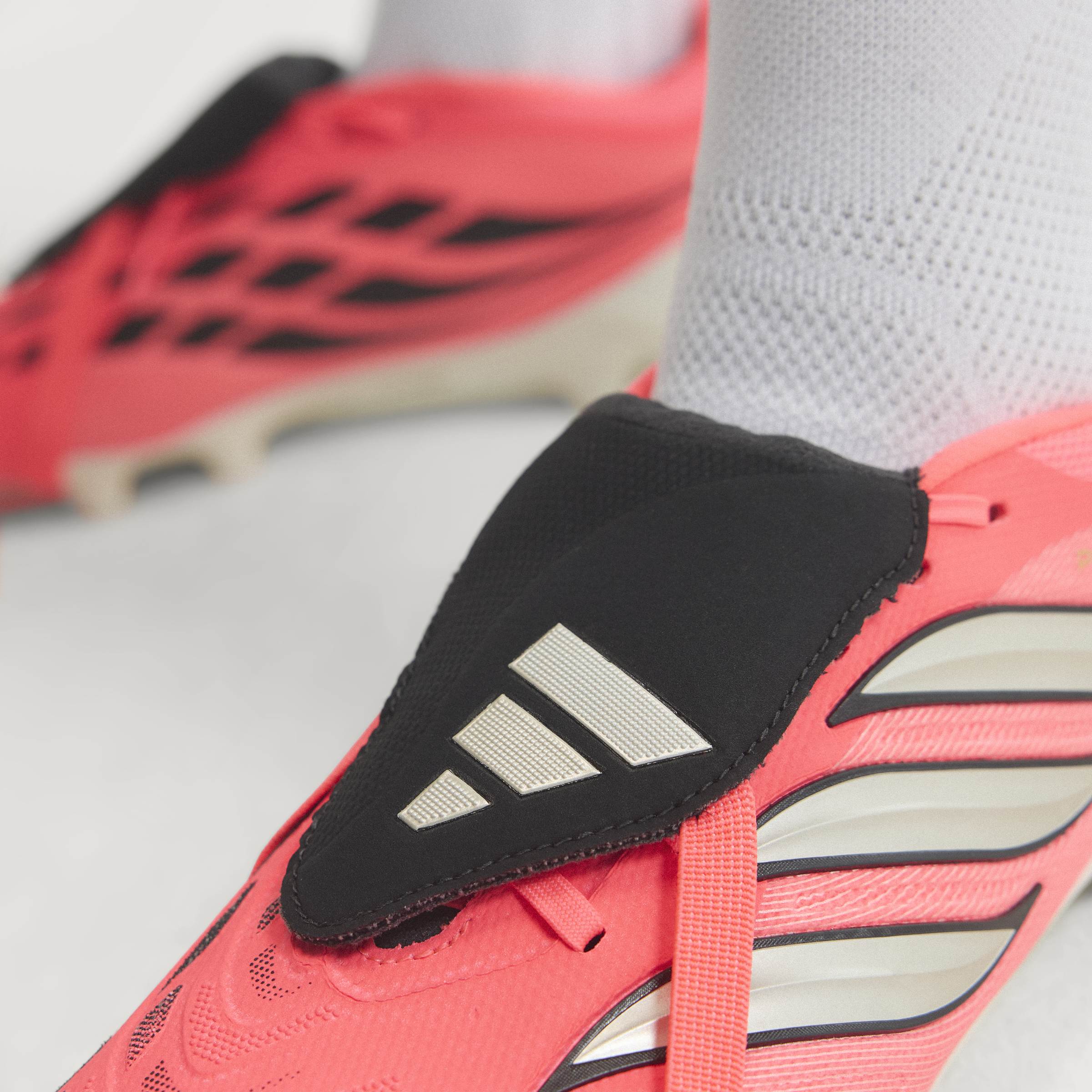 adidas PREDATOR LEAGUE Fold-Over Tongue Firm Ground Football Boots
