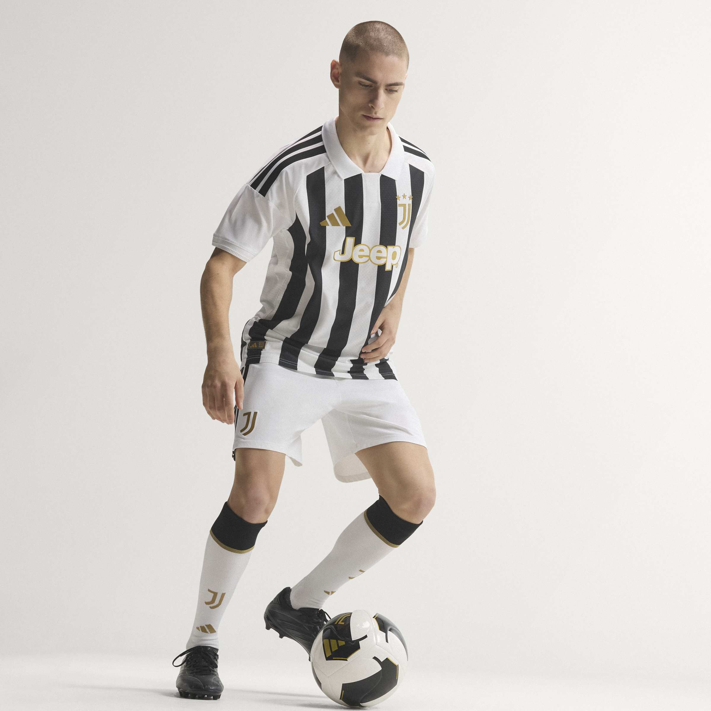 adidas Juventus 26/27 Home Authentic Jersey