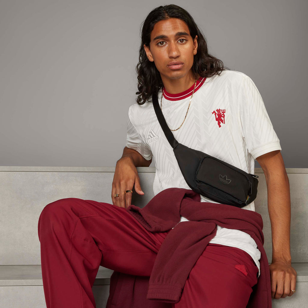 adidas Manchester United 23/24 Lifestyle Jersey