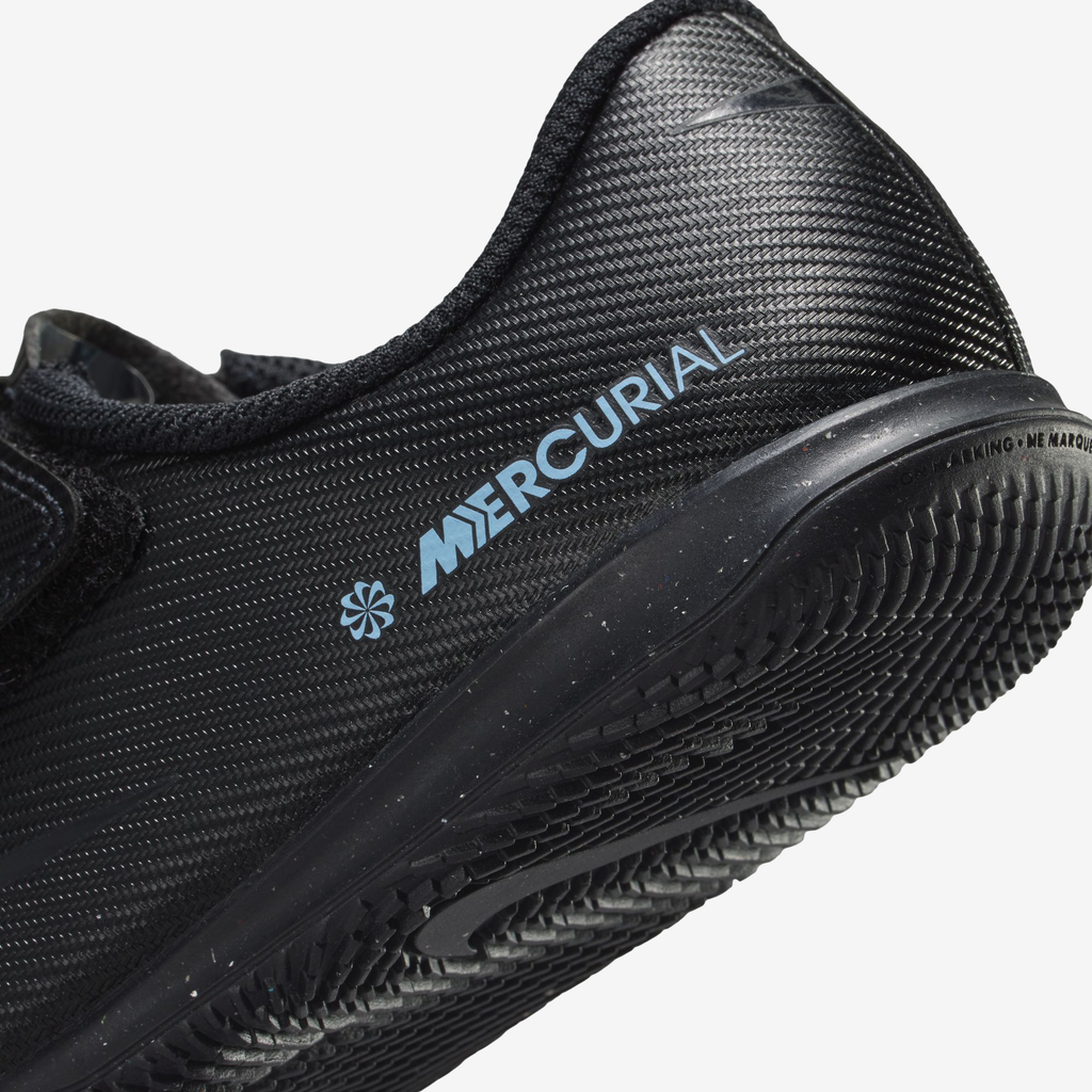 Nike Jr. Mercurial Vapor 16 Club Little Kids' Indoor/Court Low-Top Soccer Shoes