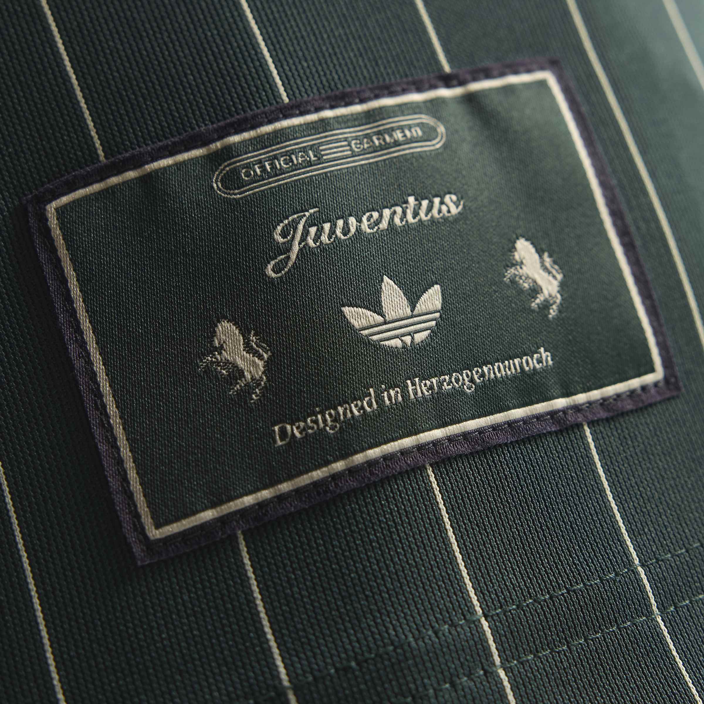 adidas Juventus Terrace Icons Jersey (Gender Neutral)