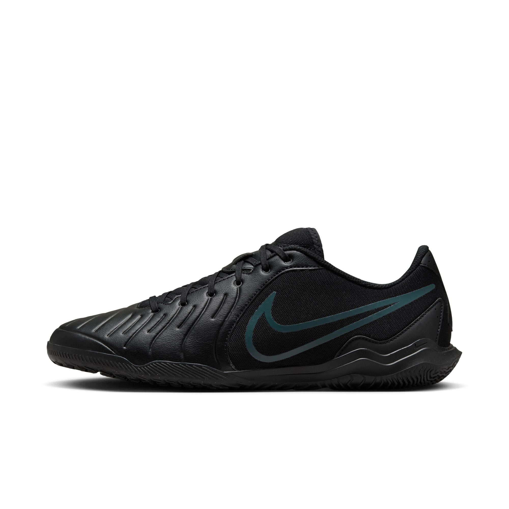 Nike Tiempo Legend 10 Club Indoor-Court Low-Top Soccer Shoes