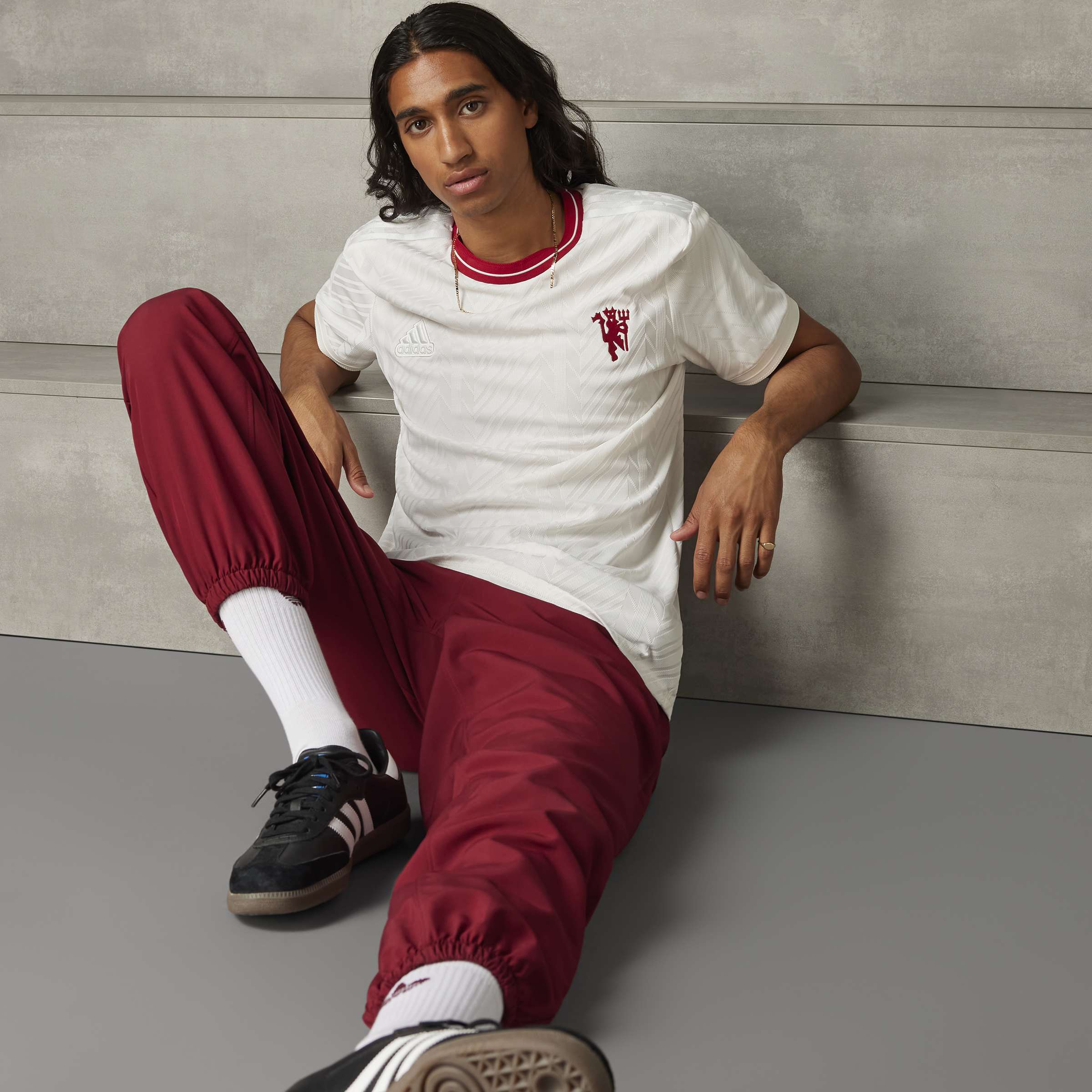 adidas Manchester United 23/24 Lifestyle Jersey