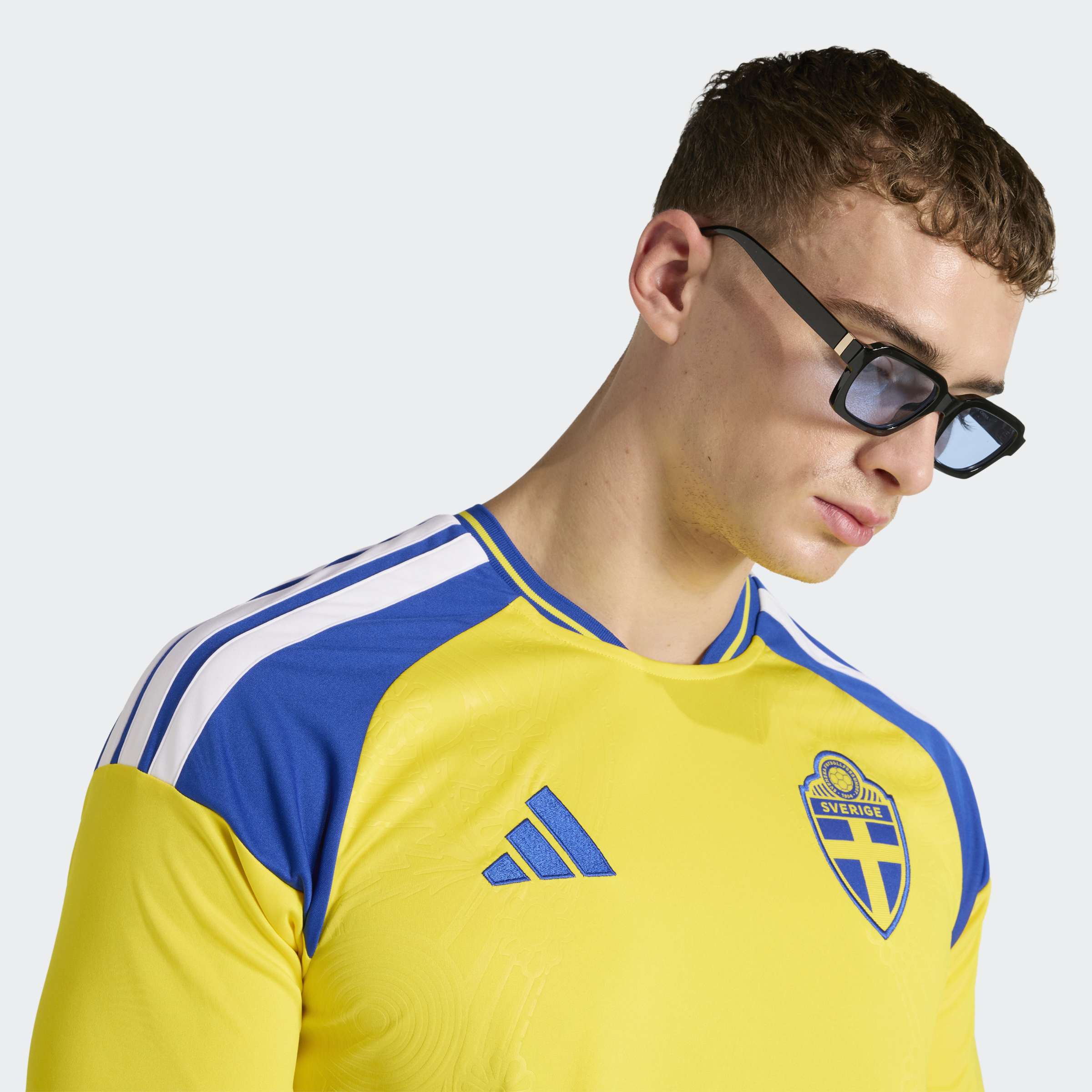 adidas Sweden 26 Home Jersey