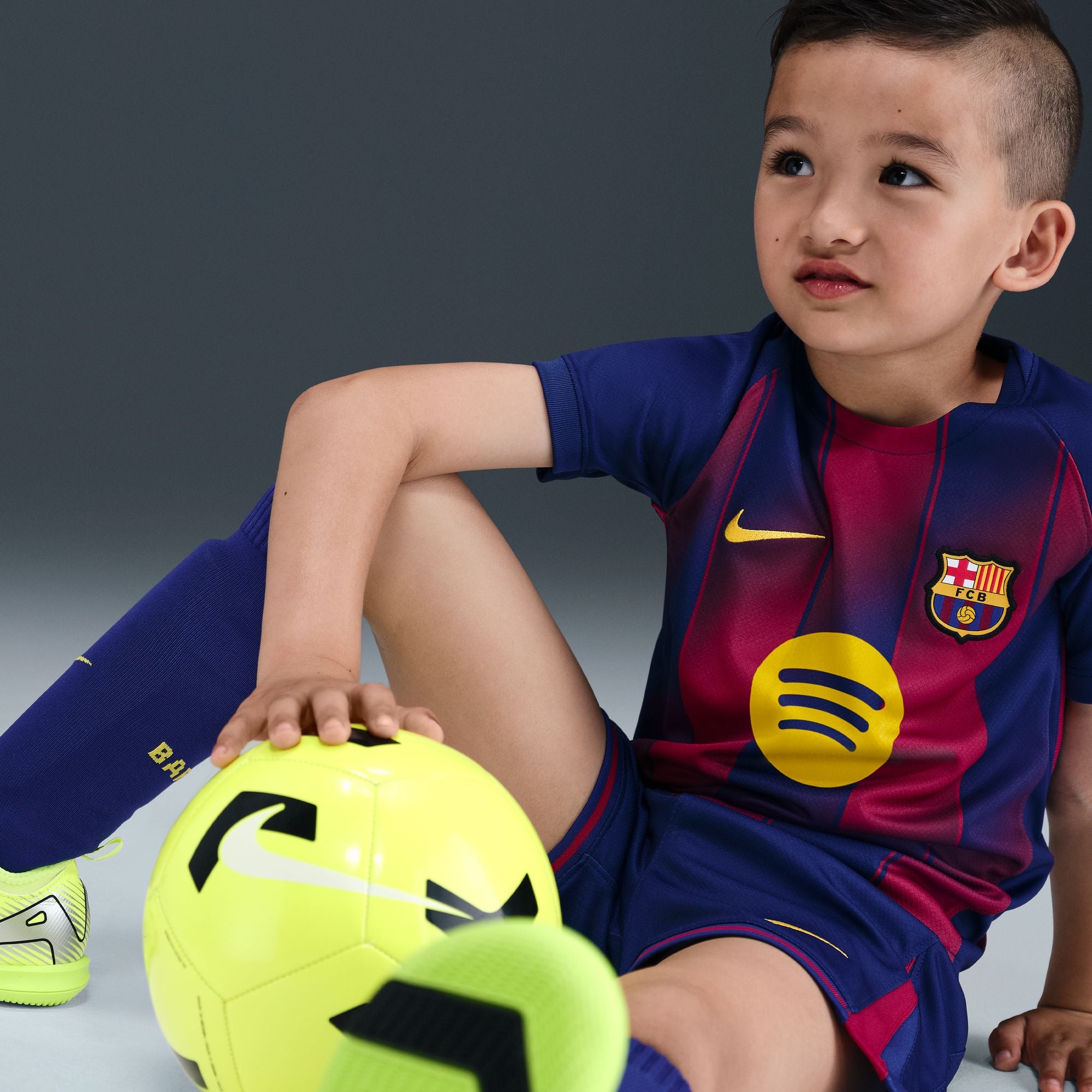FC Barcelona 2025/26 Stadium Home Little Kids' Nike Replica 3-Piece Kit