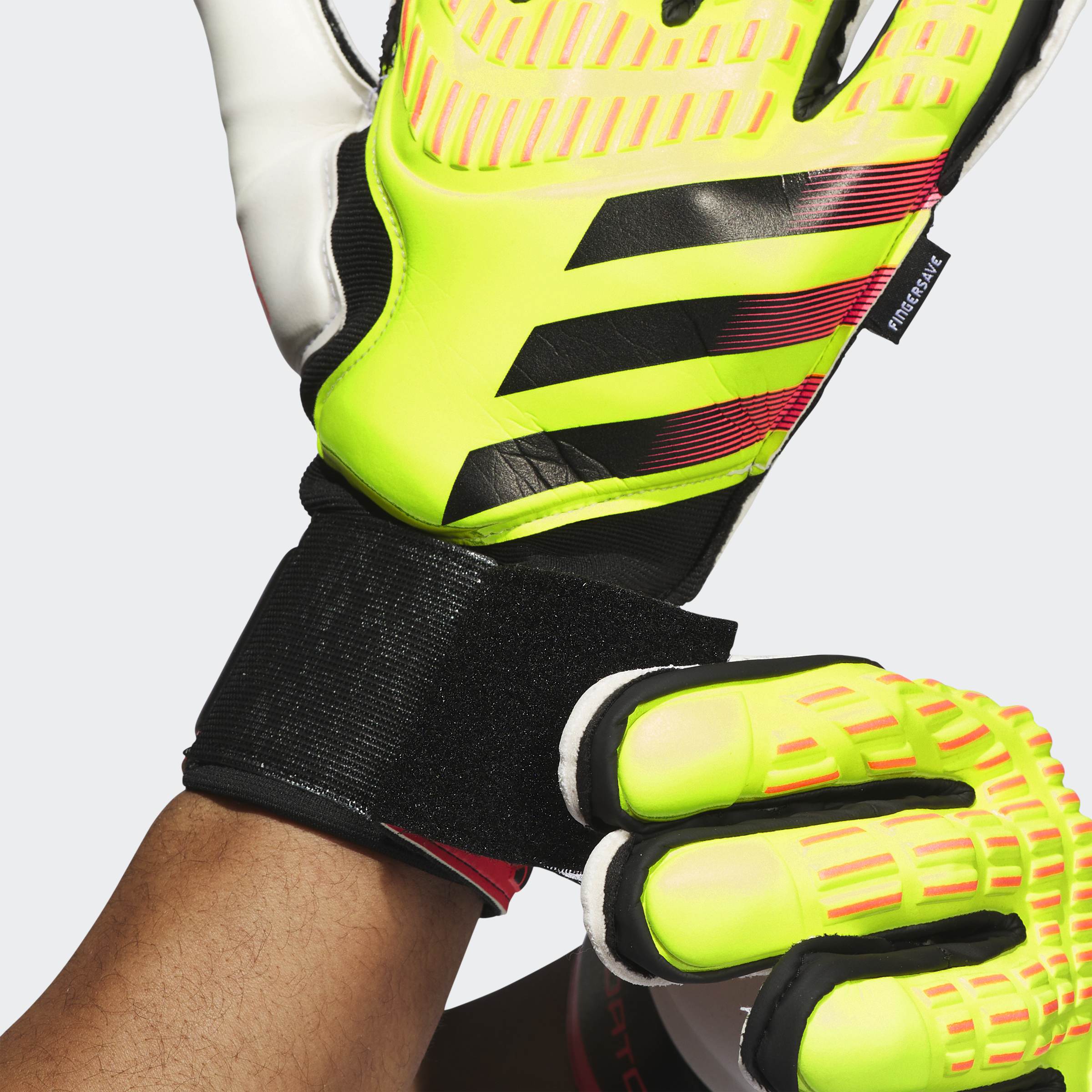 adidas Predator Match Fingersave Goalkeeper Gloves