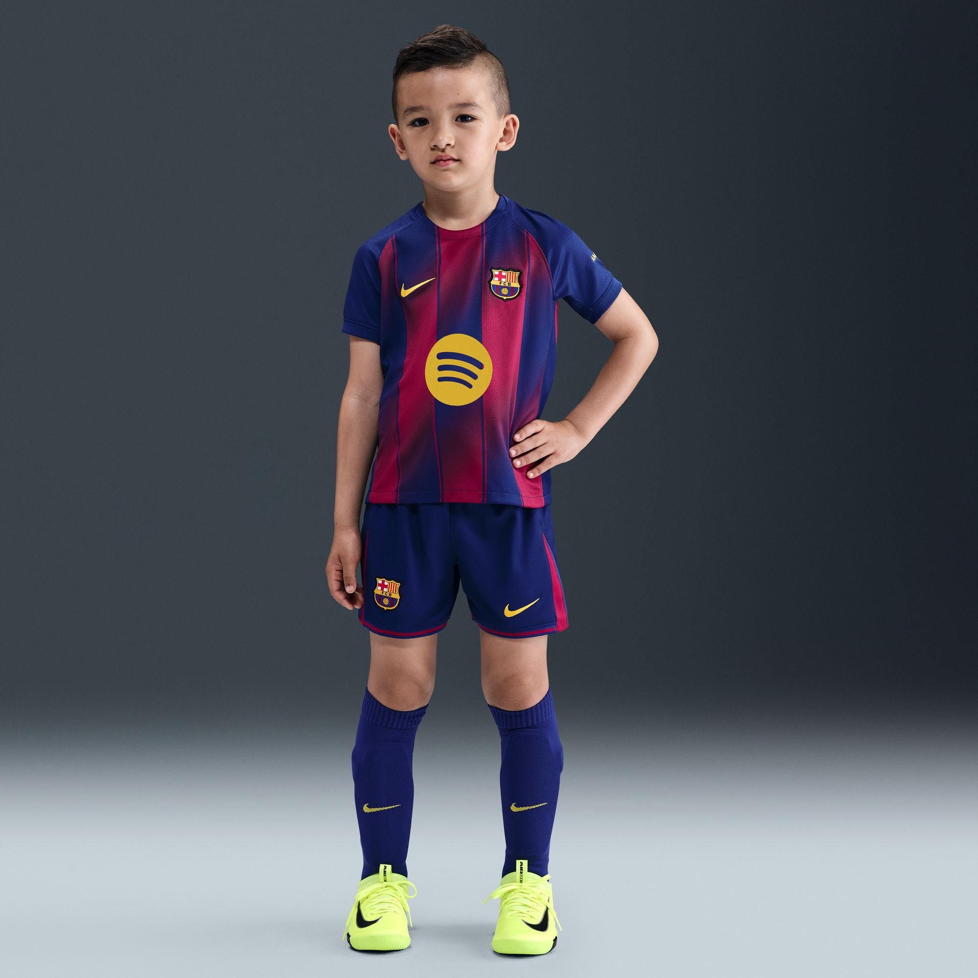 FC Barcelona 2025/26 Stadium Home Little Kids' Nike Replica 3-Piece Kit
