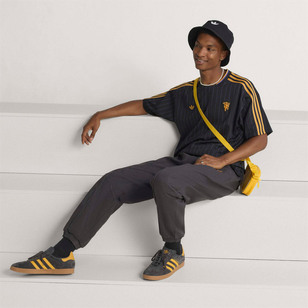 adidas Manchester United Terrace Icons Jersey