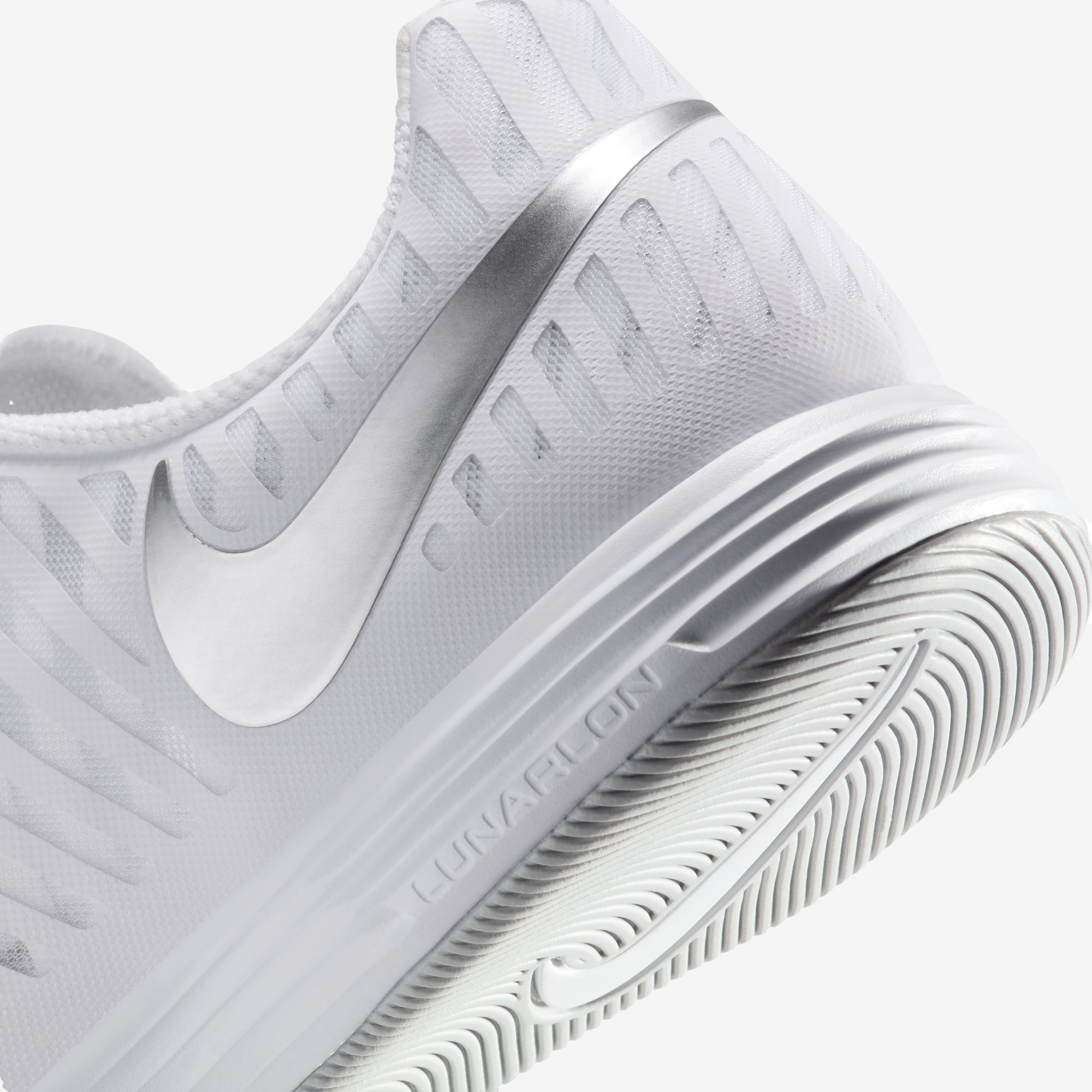 Nike Lunargato II Indoor/Court Low-Top Soccer Shoes