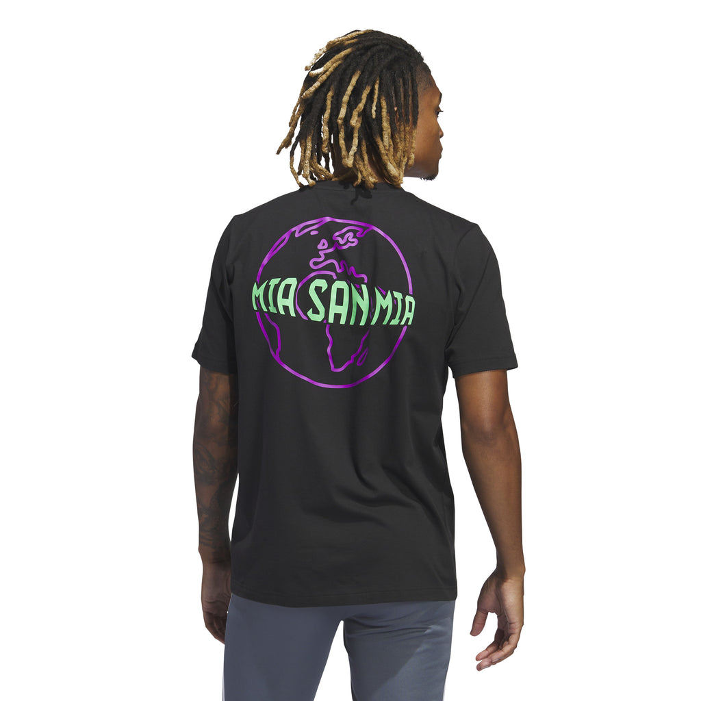 adidas Bayern Munich DNA Graphic T-Shirt