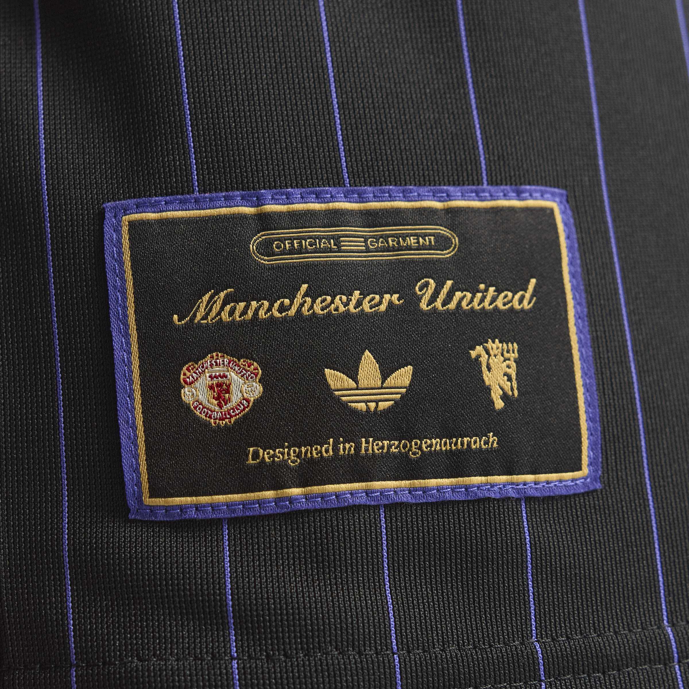 adidas Manchester United Terrace Icons Jersey