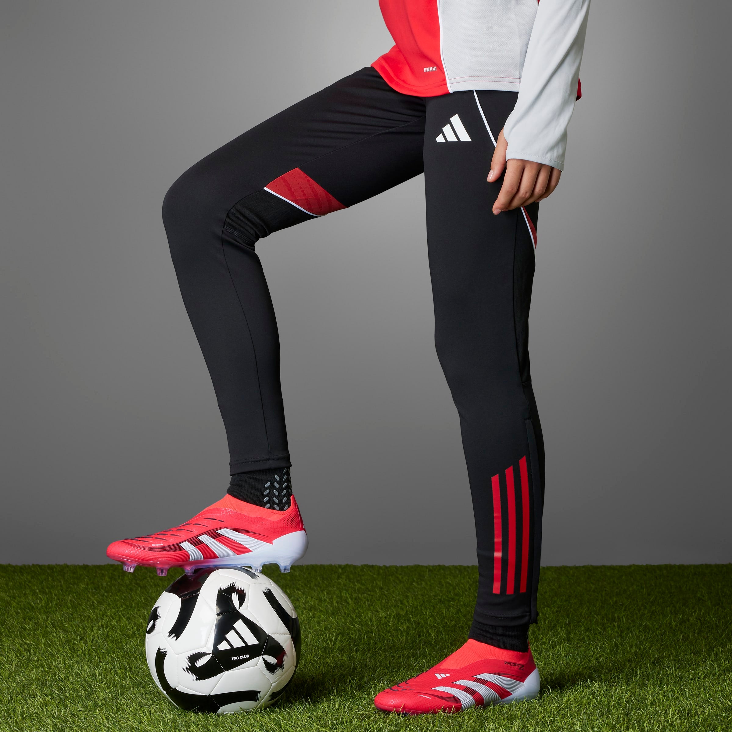 adidas Predator 25 Elite Laceless Firm Ground Cleats
