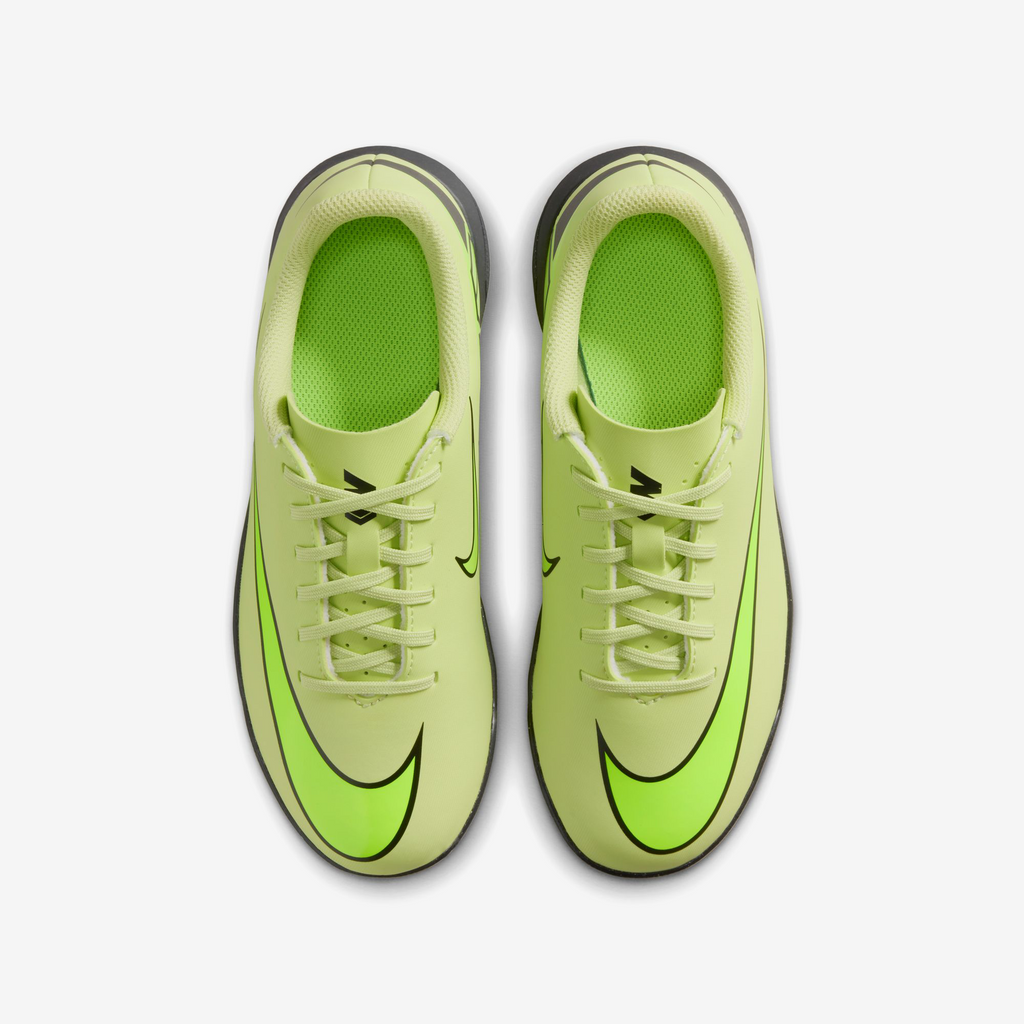 Nike Jr. Mercurial Vapor 16 Club Younger/Older Kids' Turf Low-Top Soccer Shoes